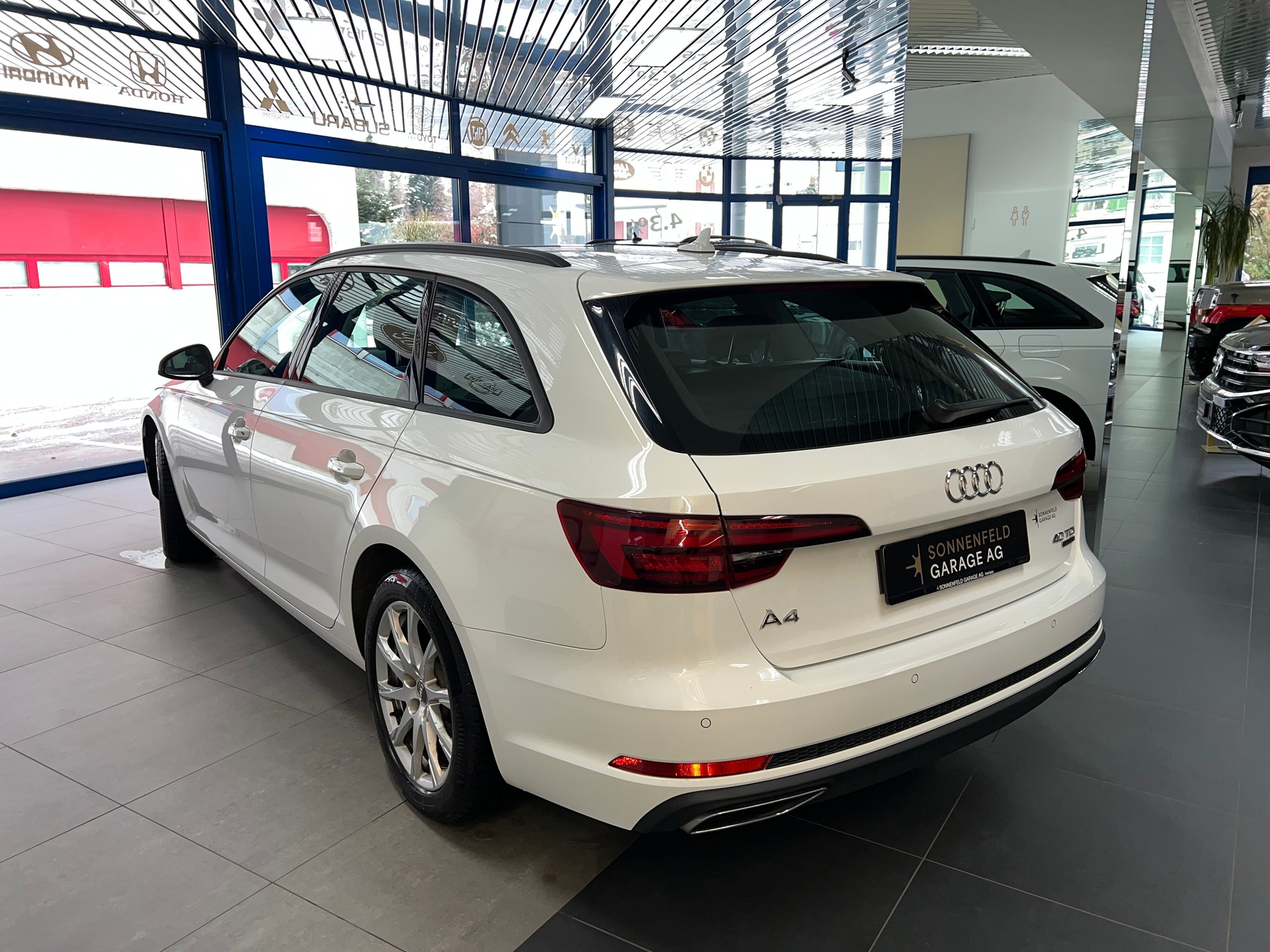 AUDI A4 Avant 40 TDI Sport quattro S-tronic-image-2