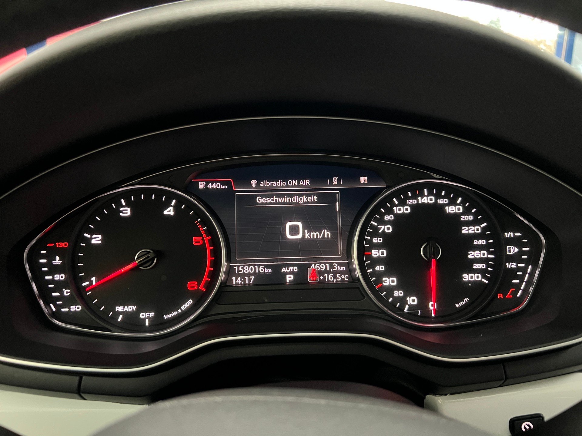AUDI A4 Avant 40 TDI Sport quattro S-tronic-image-15