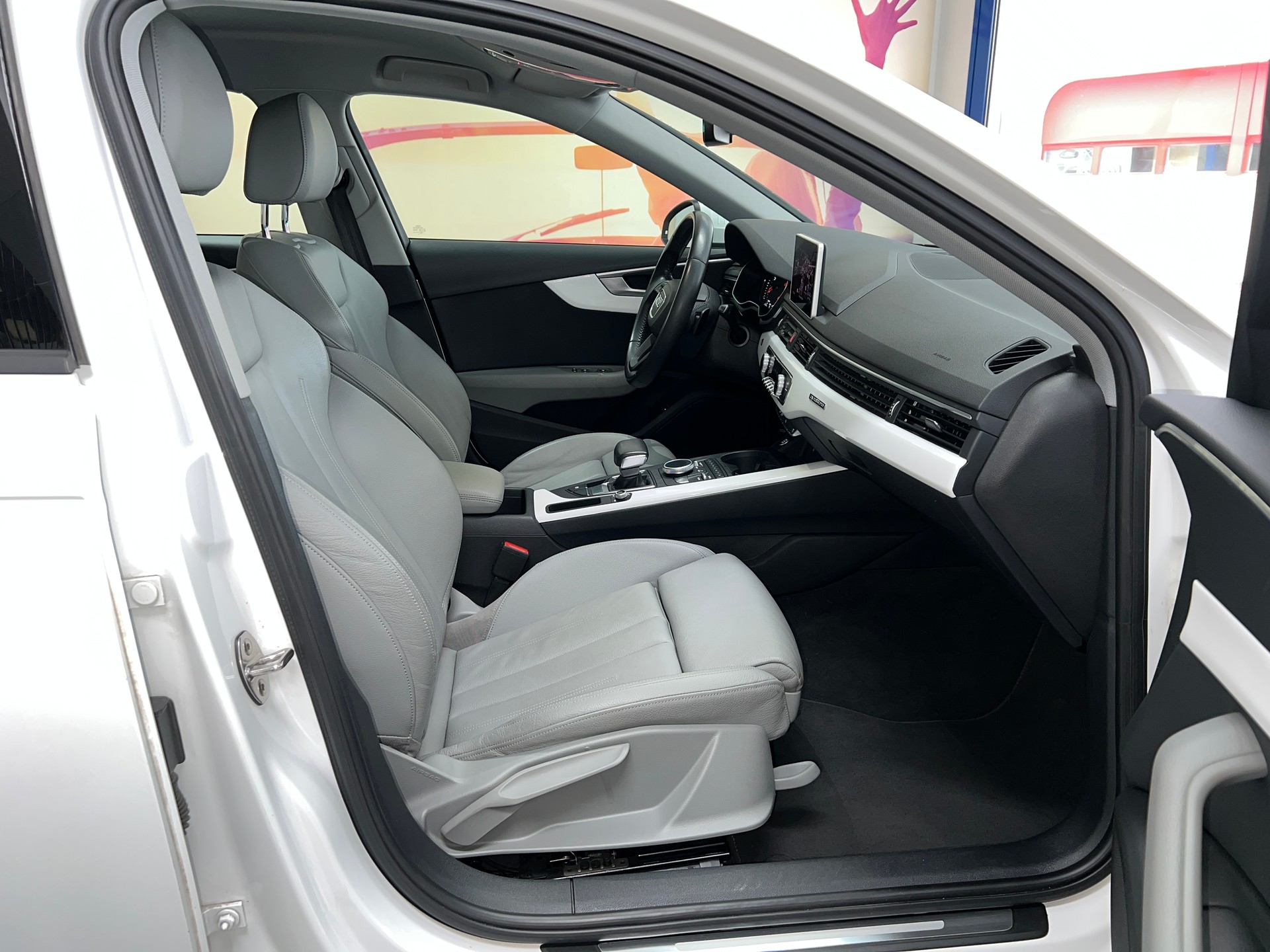 AUDI A4 Avant 40 TDI Sport quattro S-tronic-image-5