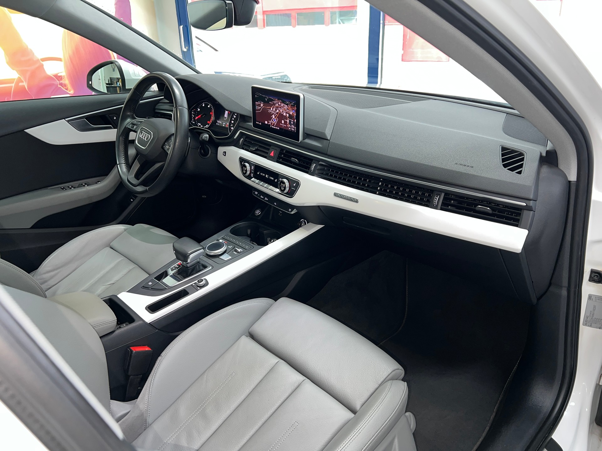 AUDI A4 Avant 40 TDI Sport quattro S-tronic-image-6