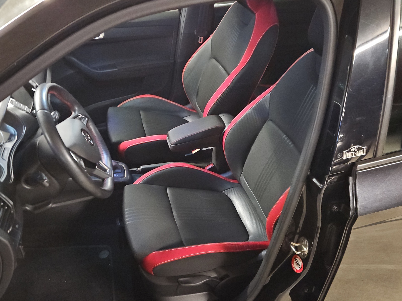 SKODA Fabia 1.0 TSI Monte Carlo DSG-image-8