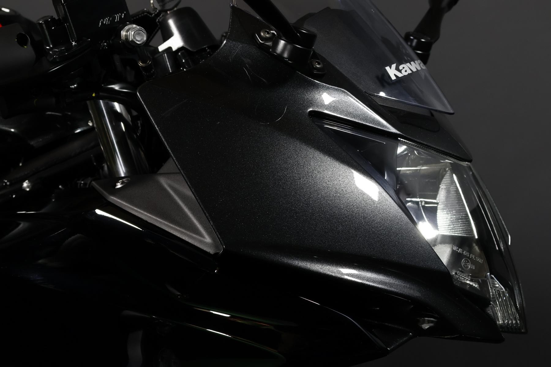 KAWASAKI Ninja 125-showroom-element-3
