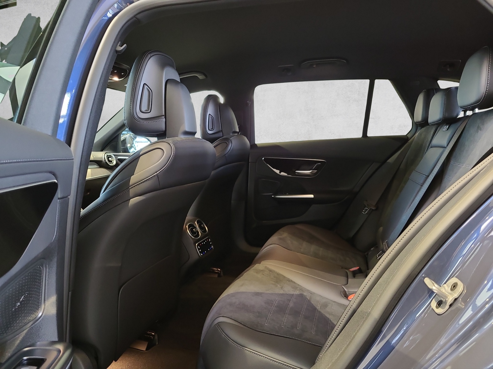 MERCEDES-BENZ C 220 d T 4 Matic Swiss Star-image-10
