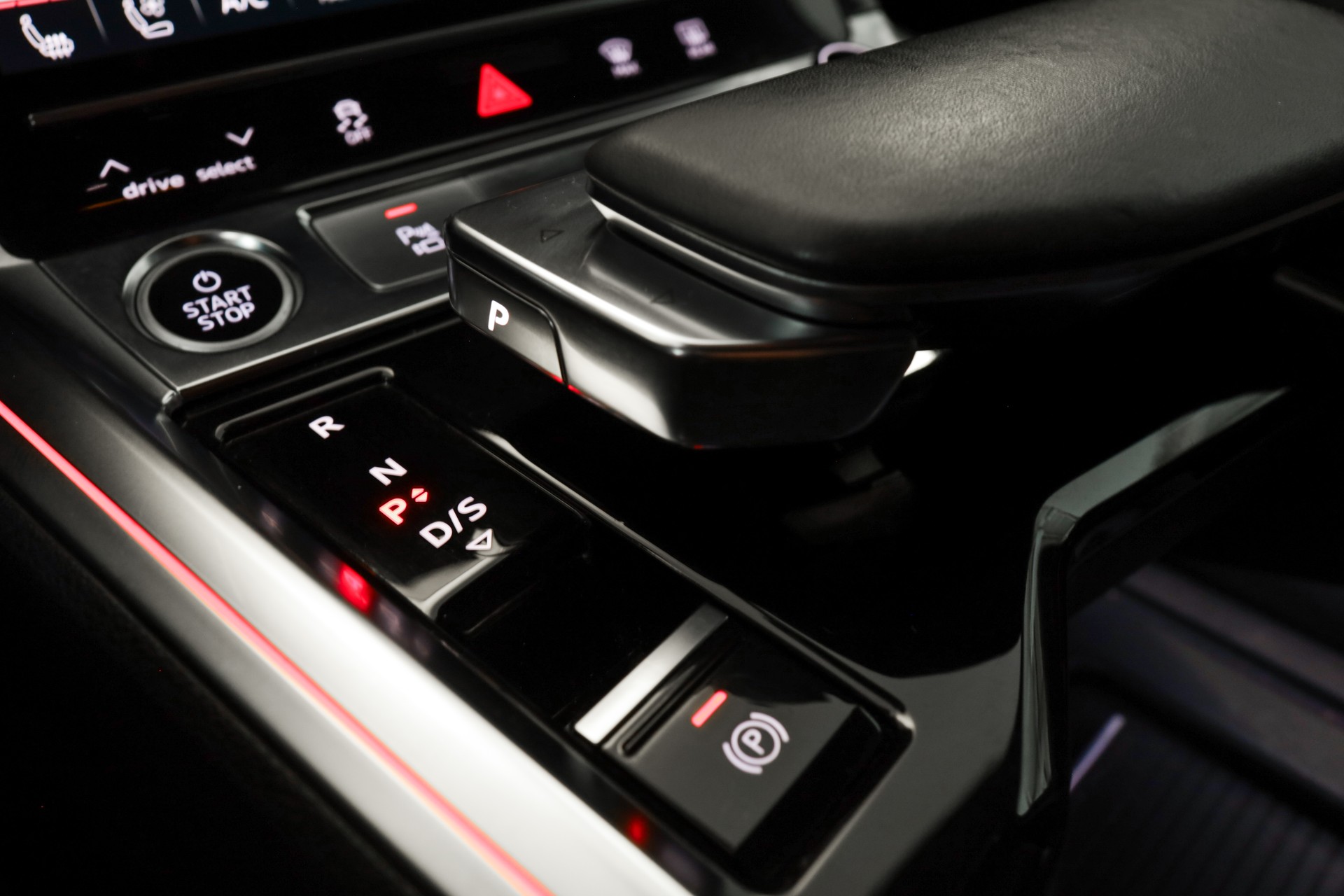 AUDI e-tron 55 Sportback S Line quattro-image-13
