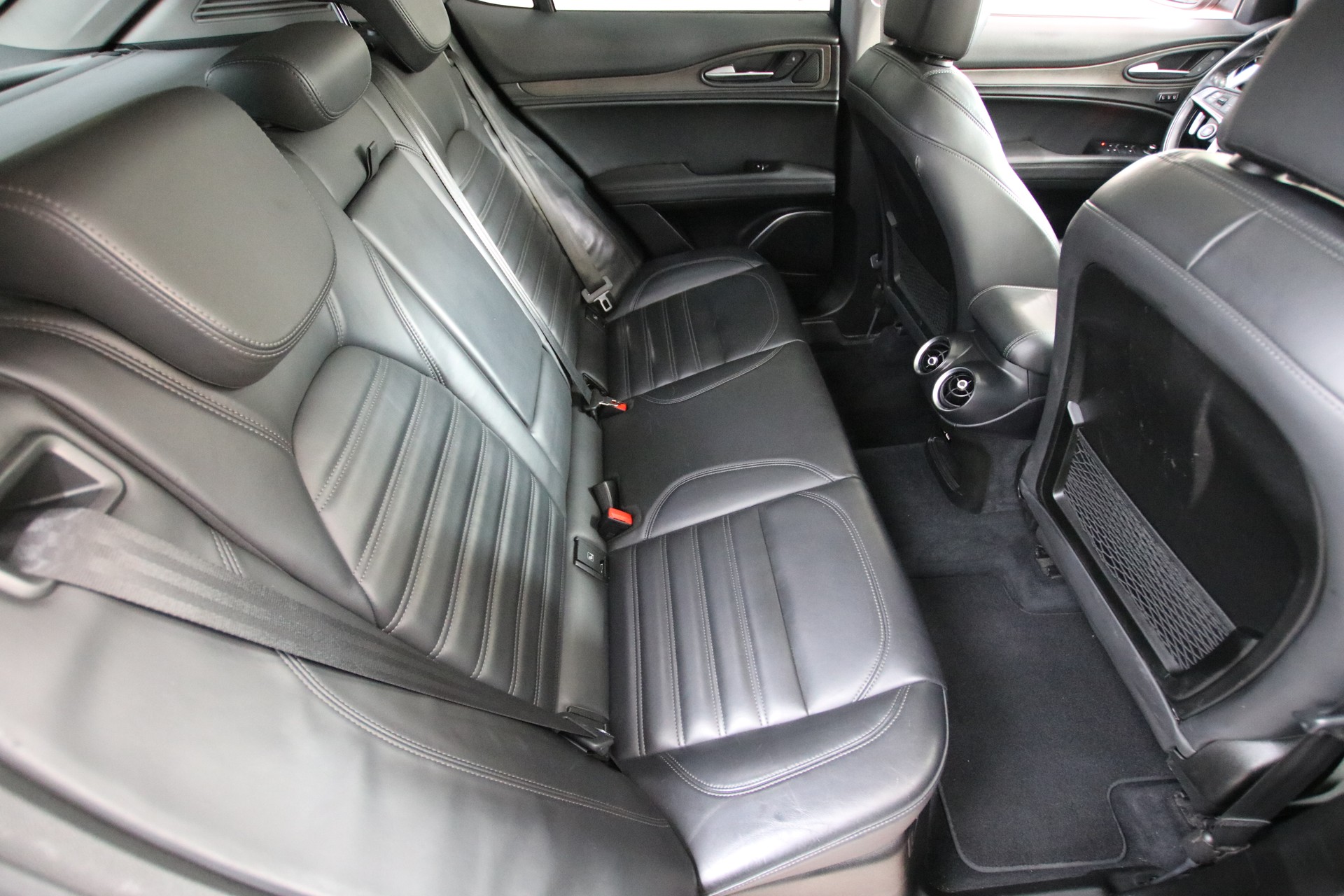 ALFA ROMEO Stelvio 2.0 First Edition Q4 Automatic-image-14