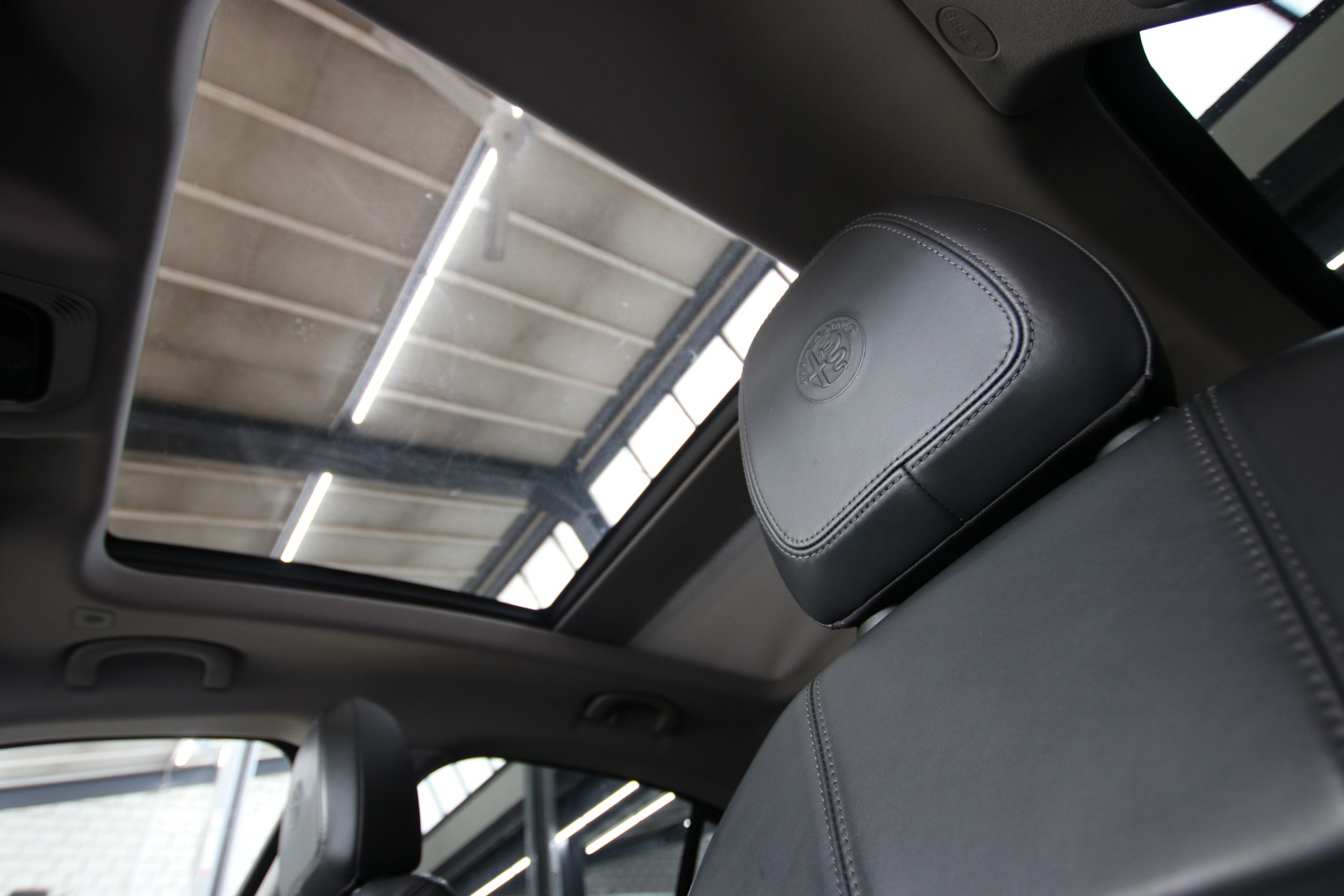 ALFA ROMEO Stelvio 2.0 First Edition Q4 Automatic-image-23