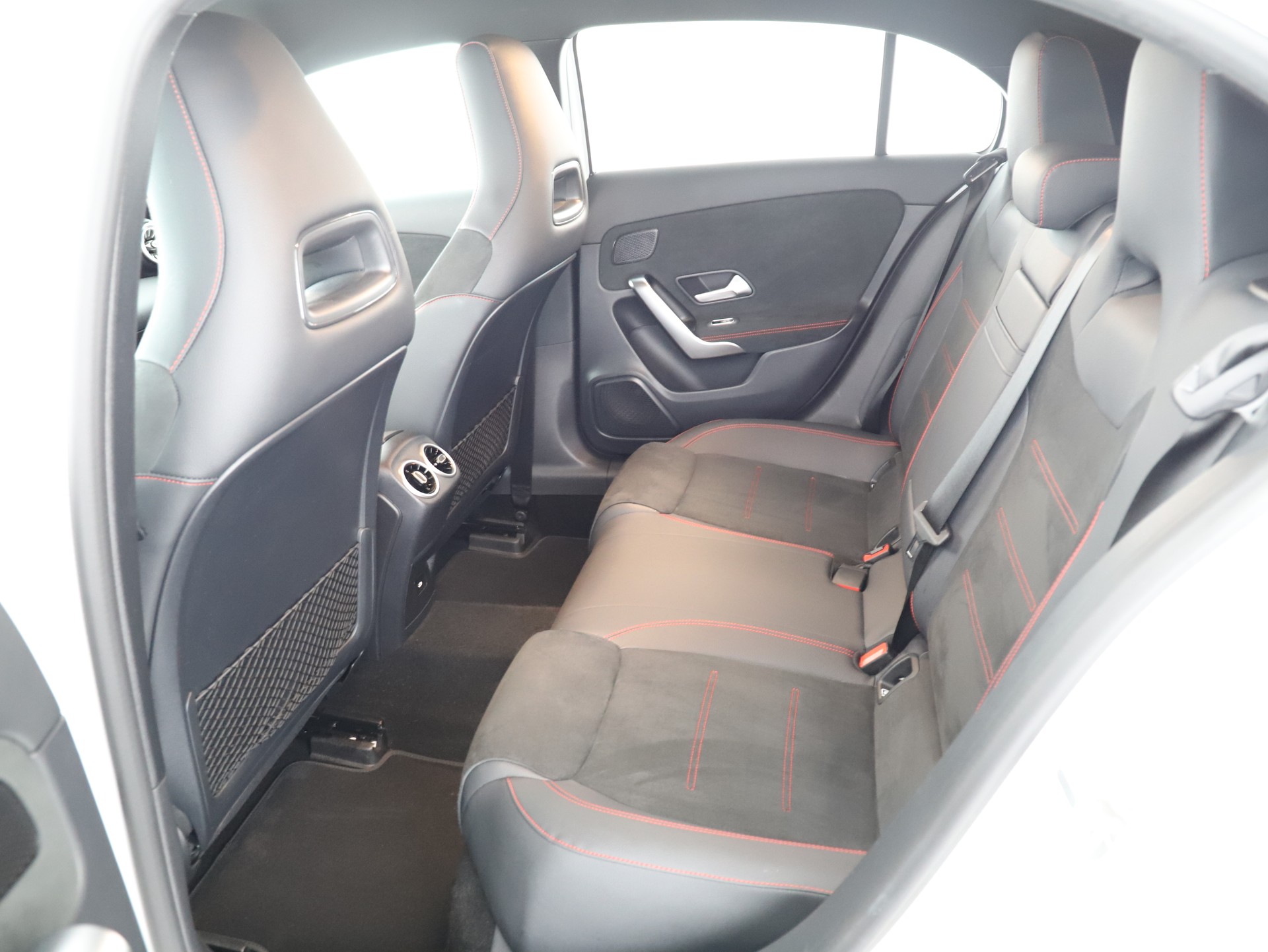 MERCEDES-BENZ A 220 d 8G-DCT-image-13