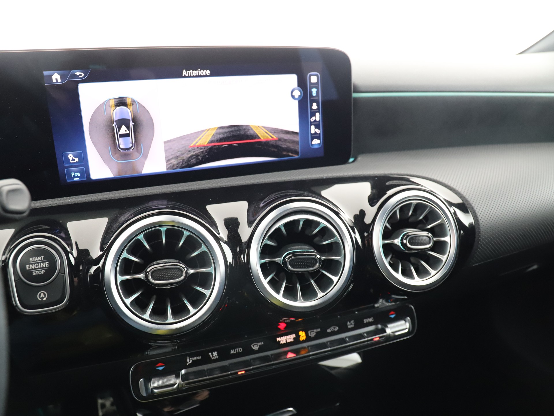 MERCEDES-BENZ A 220 d 8G-DCT-image-15