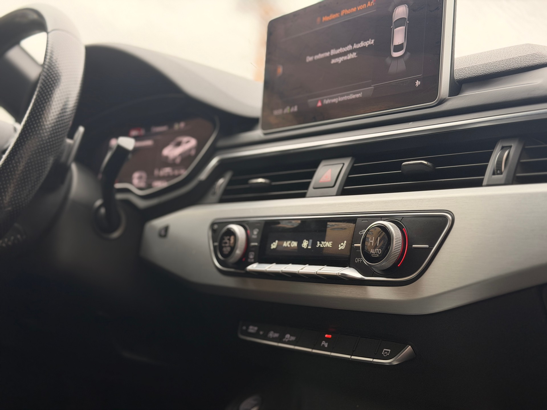 AUDI A5 Coupé 2.0 TDI Sport S-tronic-image-28
