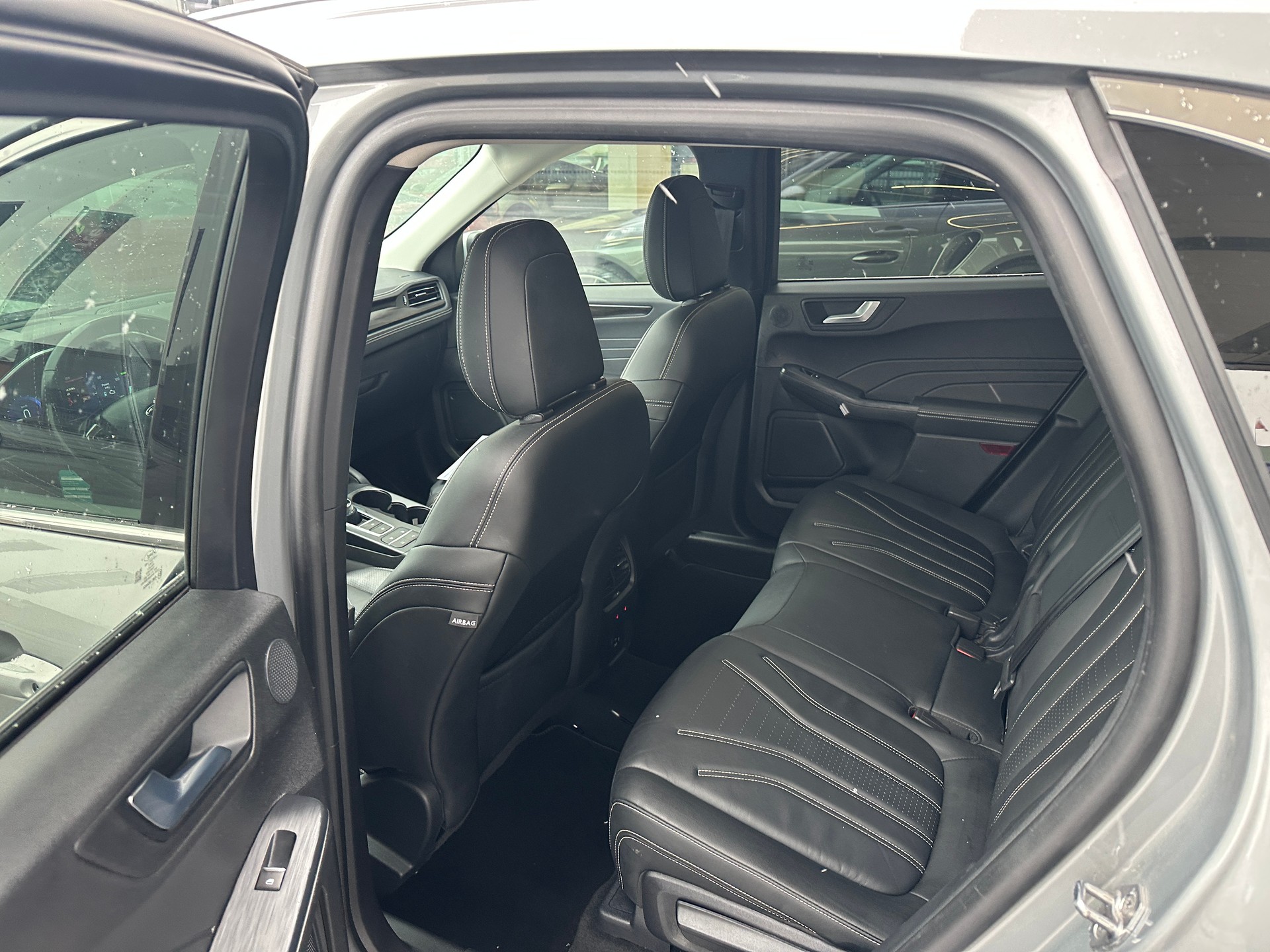 FORD Kuga 2.5 FHEV Vignale 4WD-image-7
