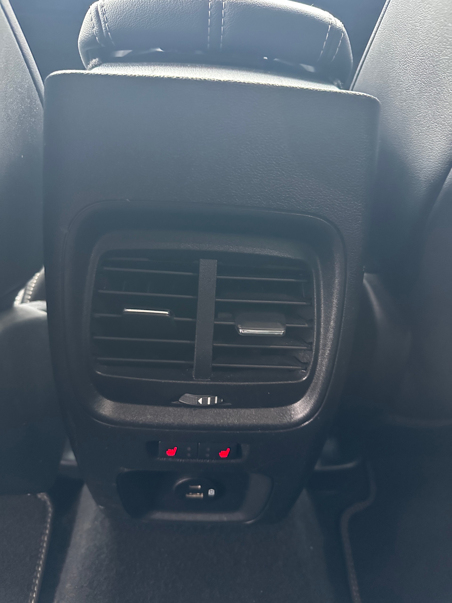 FORD Kuga 2.5 FHEV Vignale 4WD-image-12