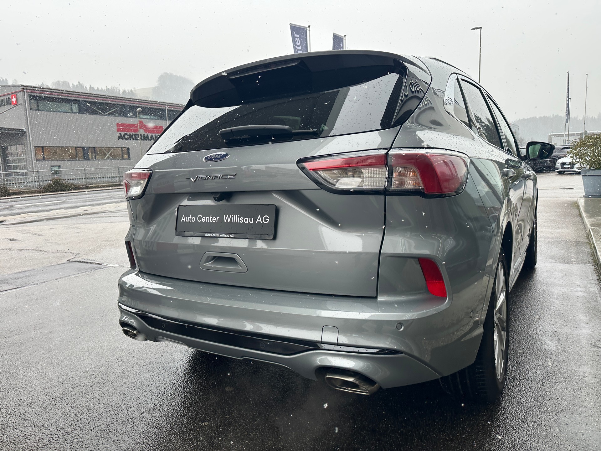 FORD Kuga 2.5 FHEV Vignale 4WD-image-16
