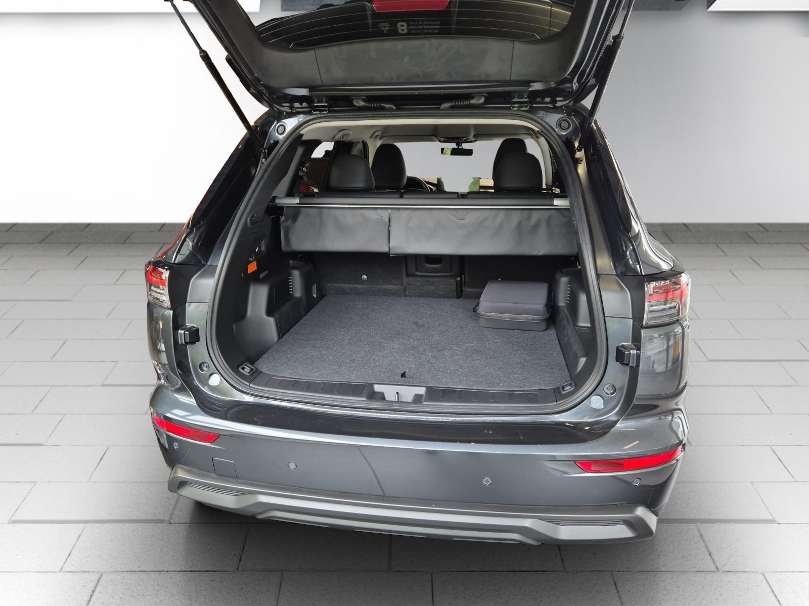 MITSUBISHI Outlander 2.4 PHEV Instyle 4x4-image-13
