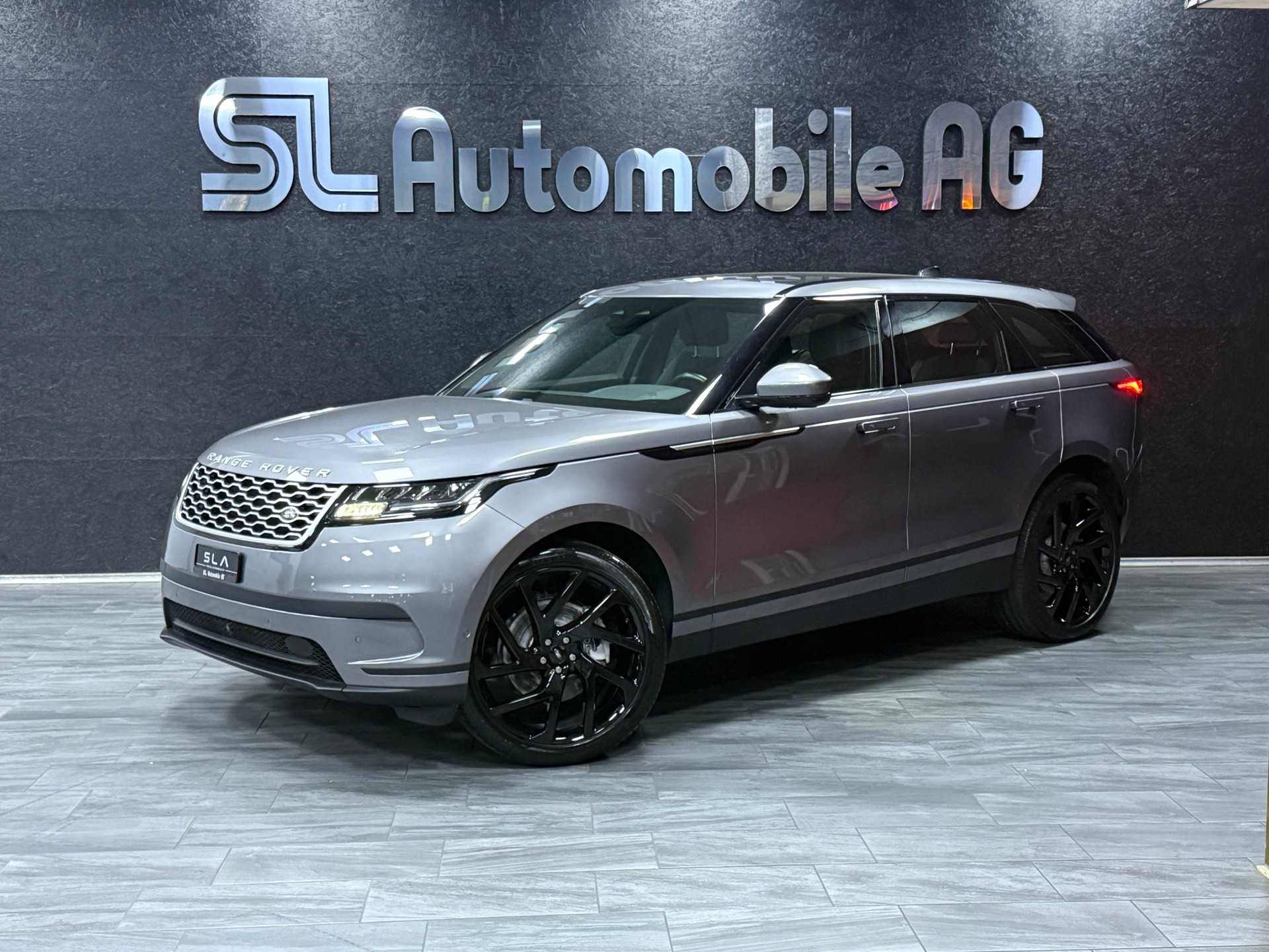 LAND ROVER Range Rover Velar P 250 SE Automatic / Model 2022-image-0