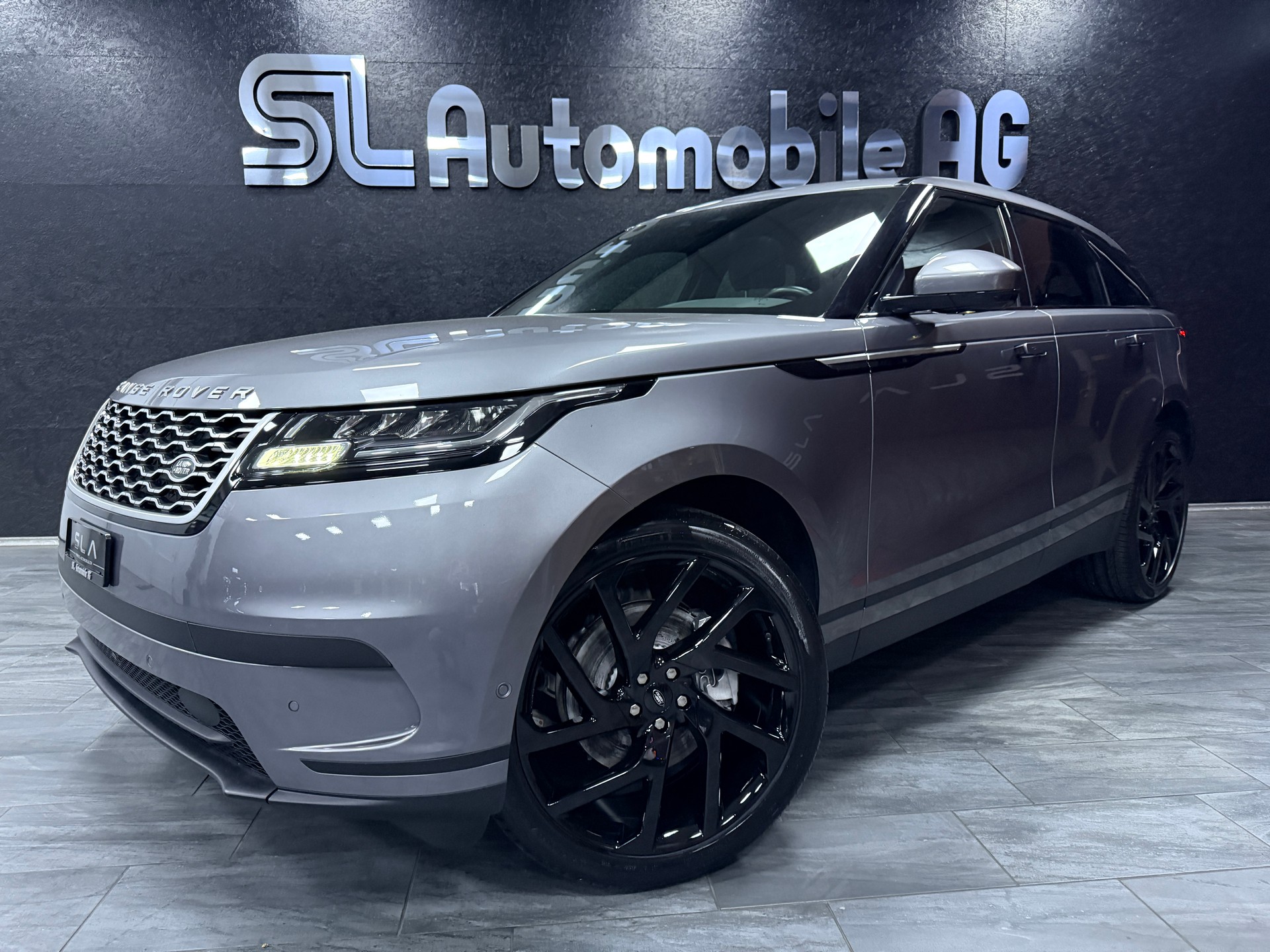 LAND ROVER Range Rover Velar P 250 SE Automatic / Model 2022-image-1