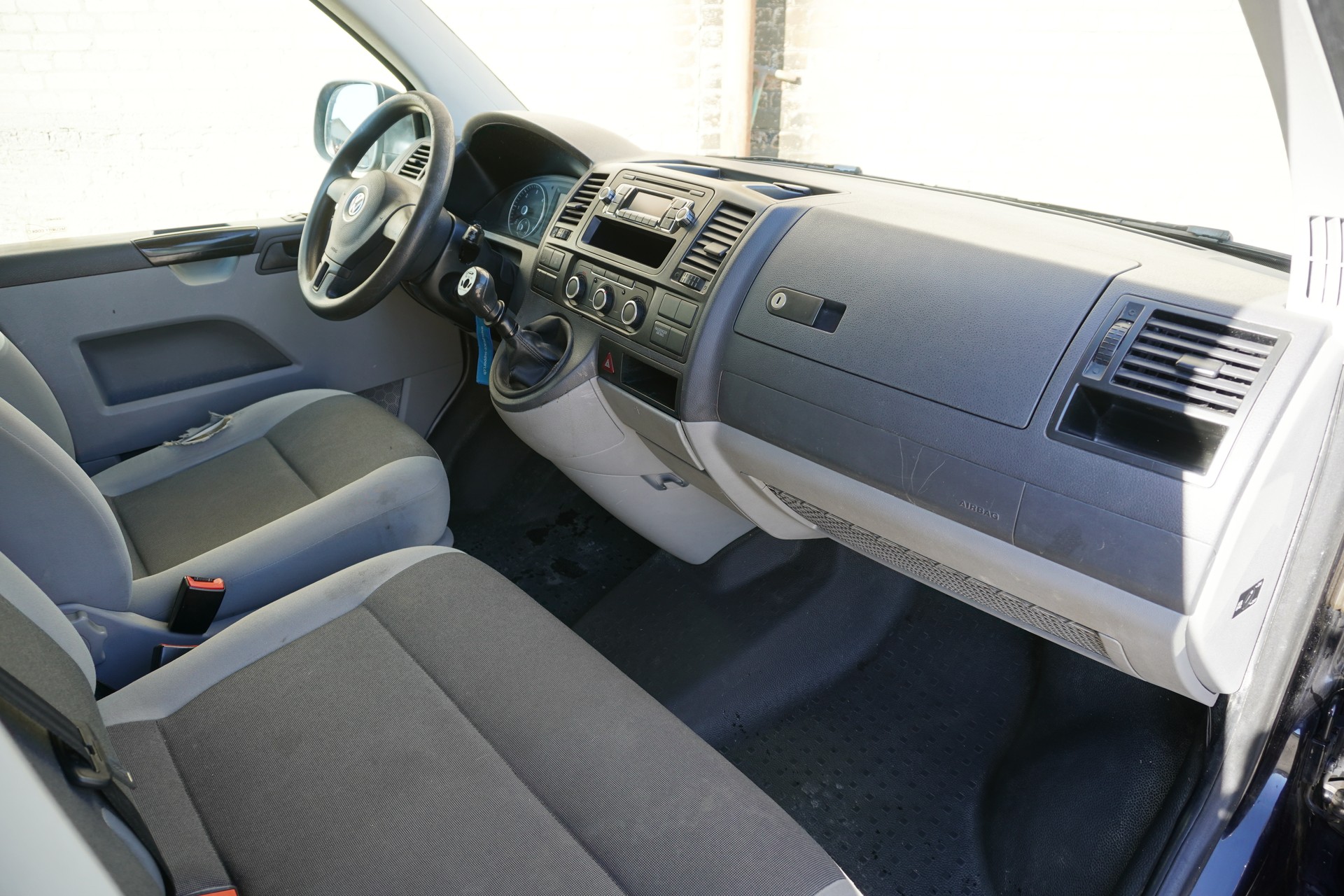 VW T5 2.0 TDI-image-5