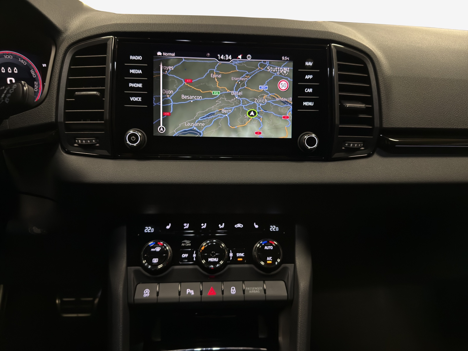 SKODA Karoq 2.0 TSI Dynamic Limited Edition 4x4 DSG-image-10