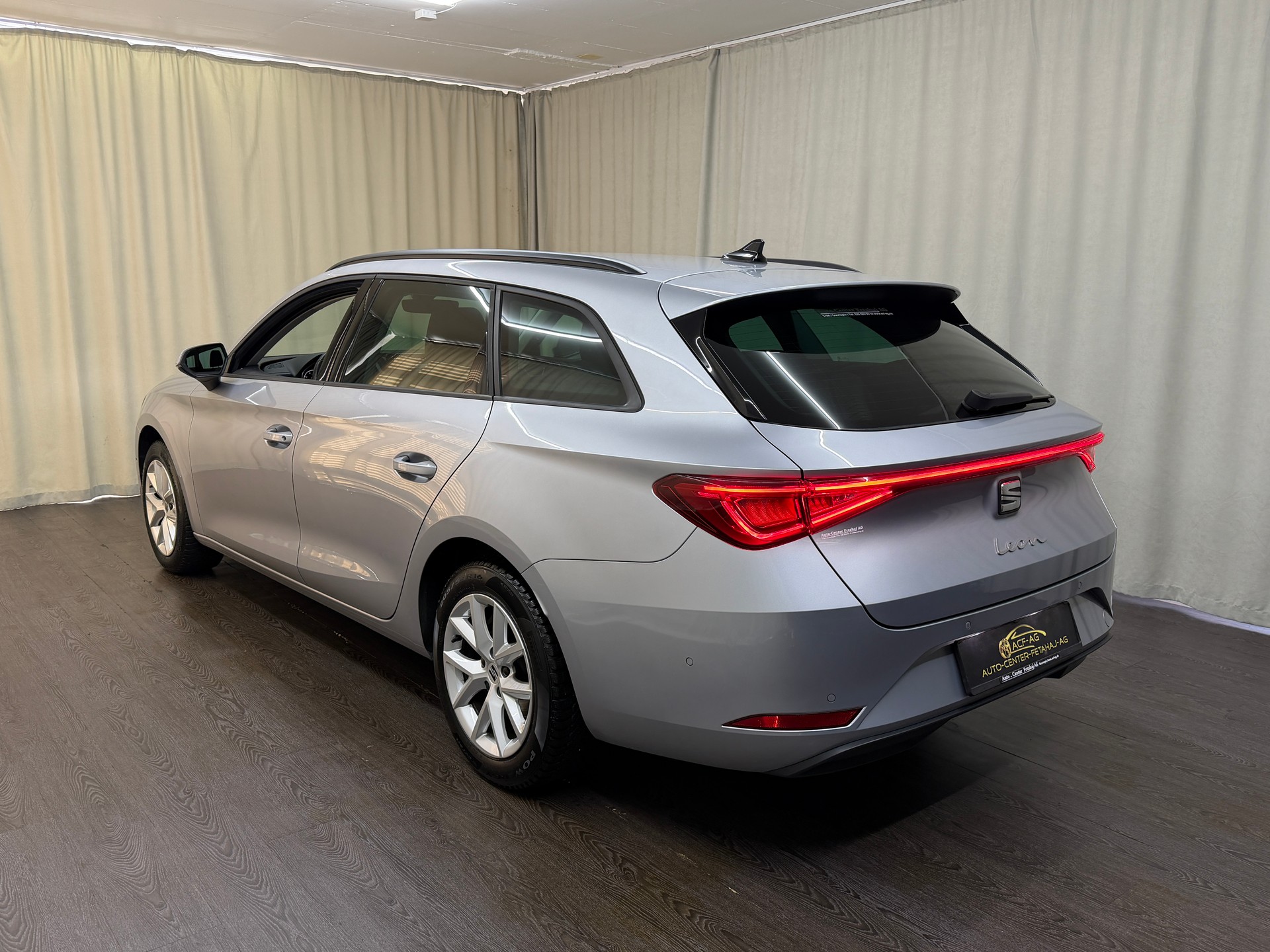 SEAT Leon ST 2.0 TDI EVO DSG Style-image-5
