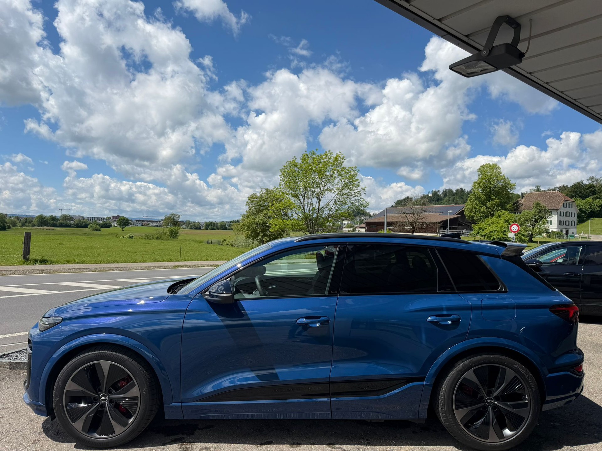 AUDI SQ6 e-tron quattro-image-4