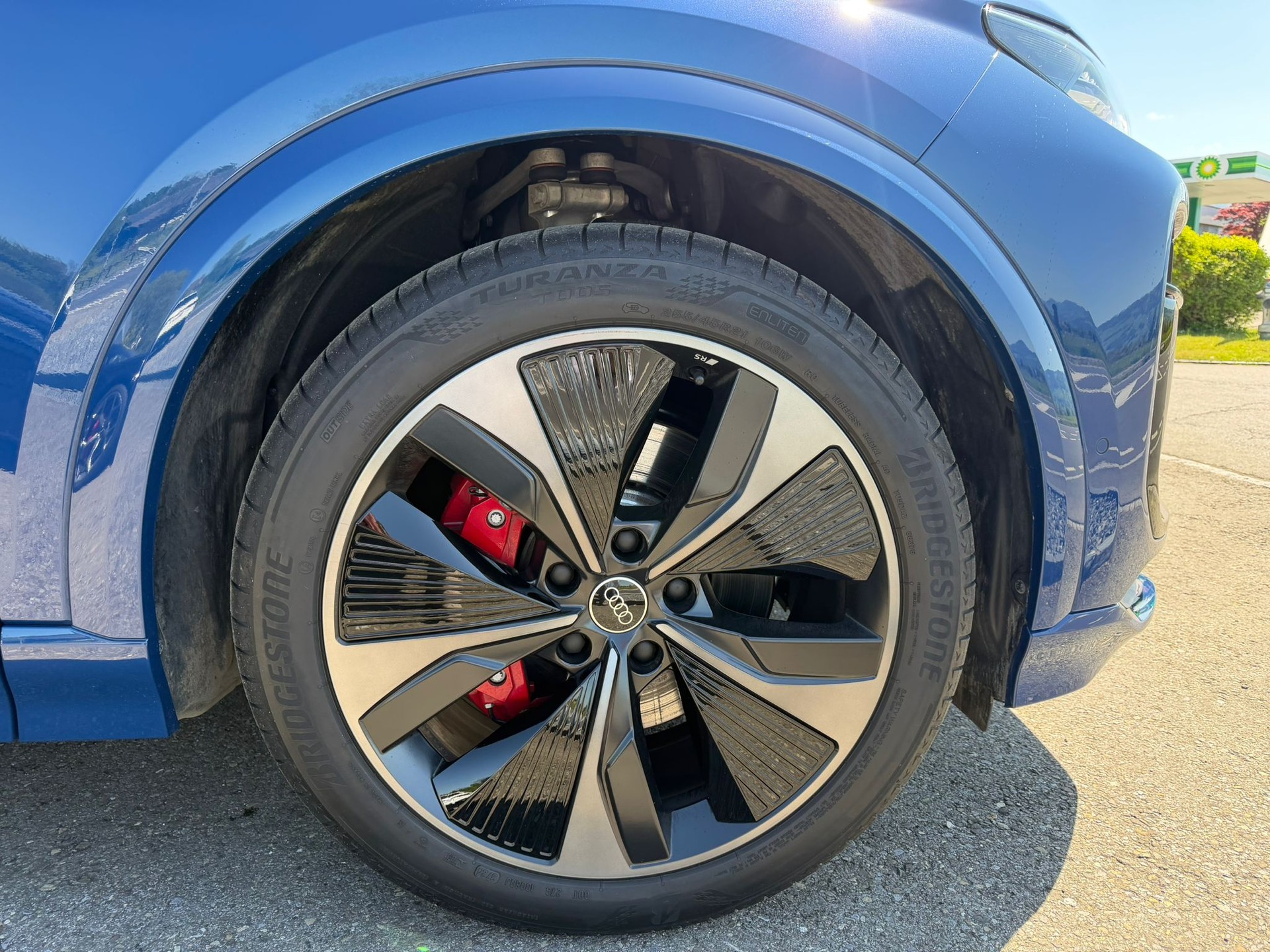 AUDI SQ6 e-tron quattro-image-13