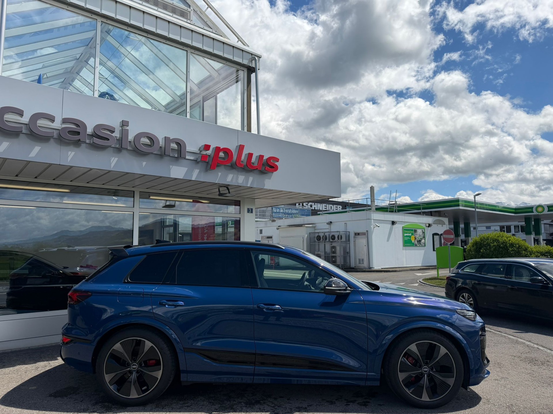 AUDI SQ6 e-tron quattro-showroom-element-2