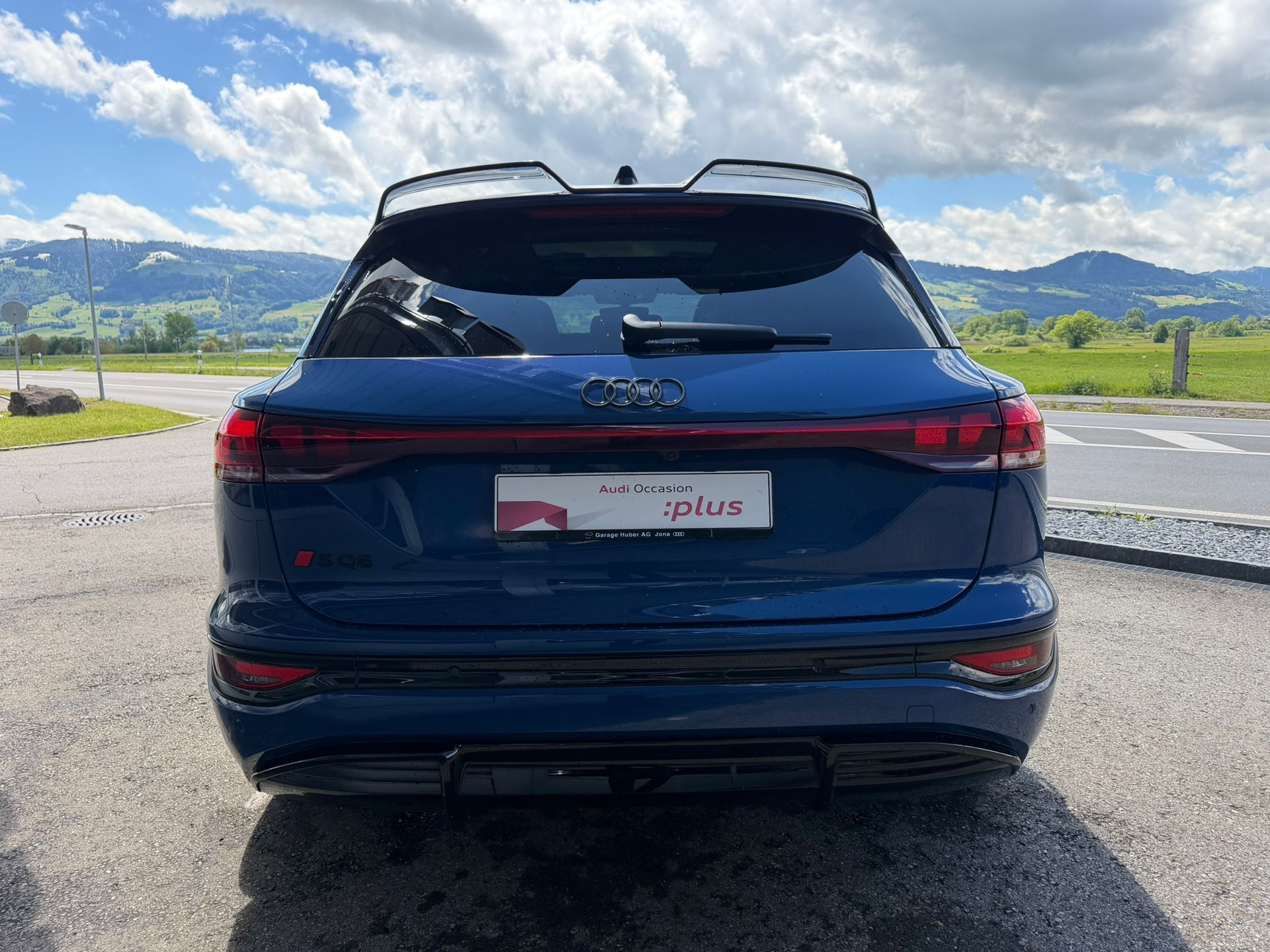 AUDI SQ6 e-tron quattro-showroom-element-3
