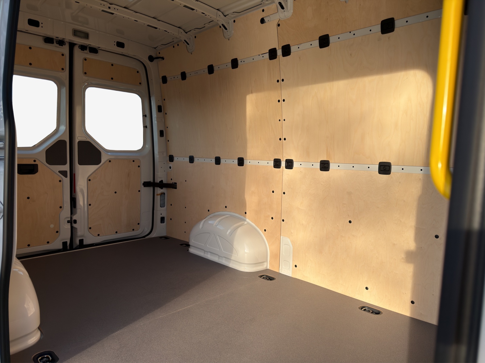 VW Crafter 35 Kastenwagen Entry RS 3640 mm-image-13