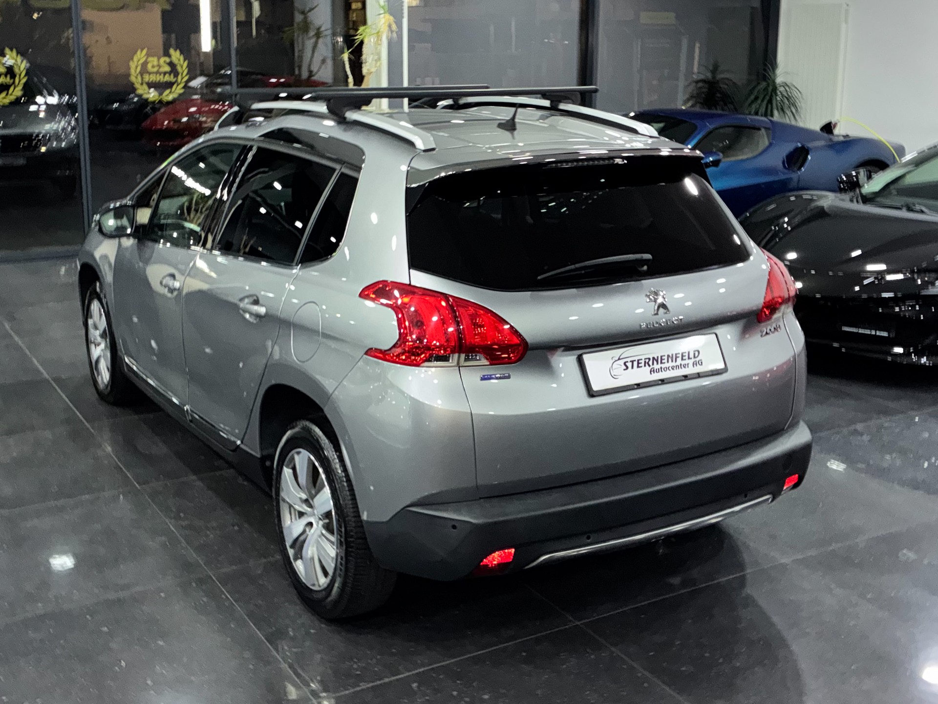 PEUGEOT 2008 1.2 PureTech Allure EAT6-image-4