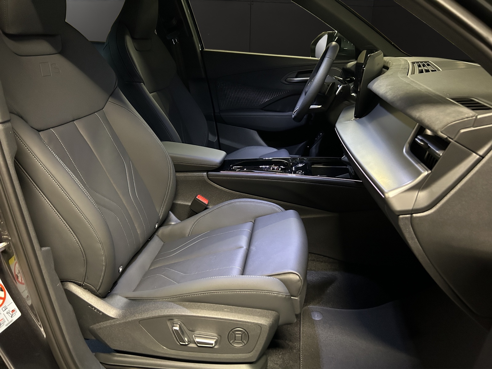 AUDI Q3 SUV TFSI quattro 195 kW S tronic-image-15