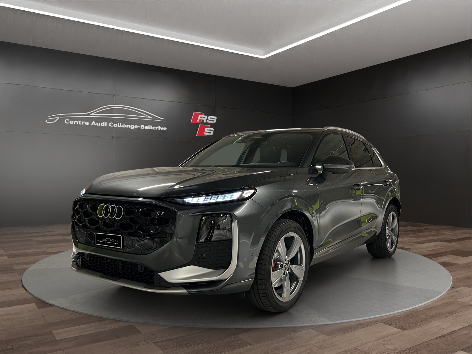 AUDI Q3 SUV TFSI quattro 195 kW S tronic-image-0