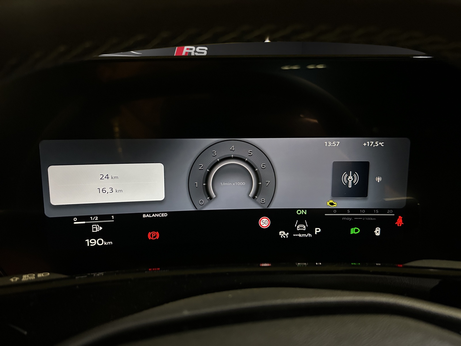 AUDI Q3 SUV TFSI quattro 195 kW S tronic-image-10