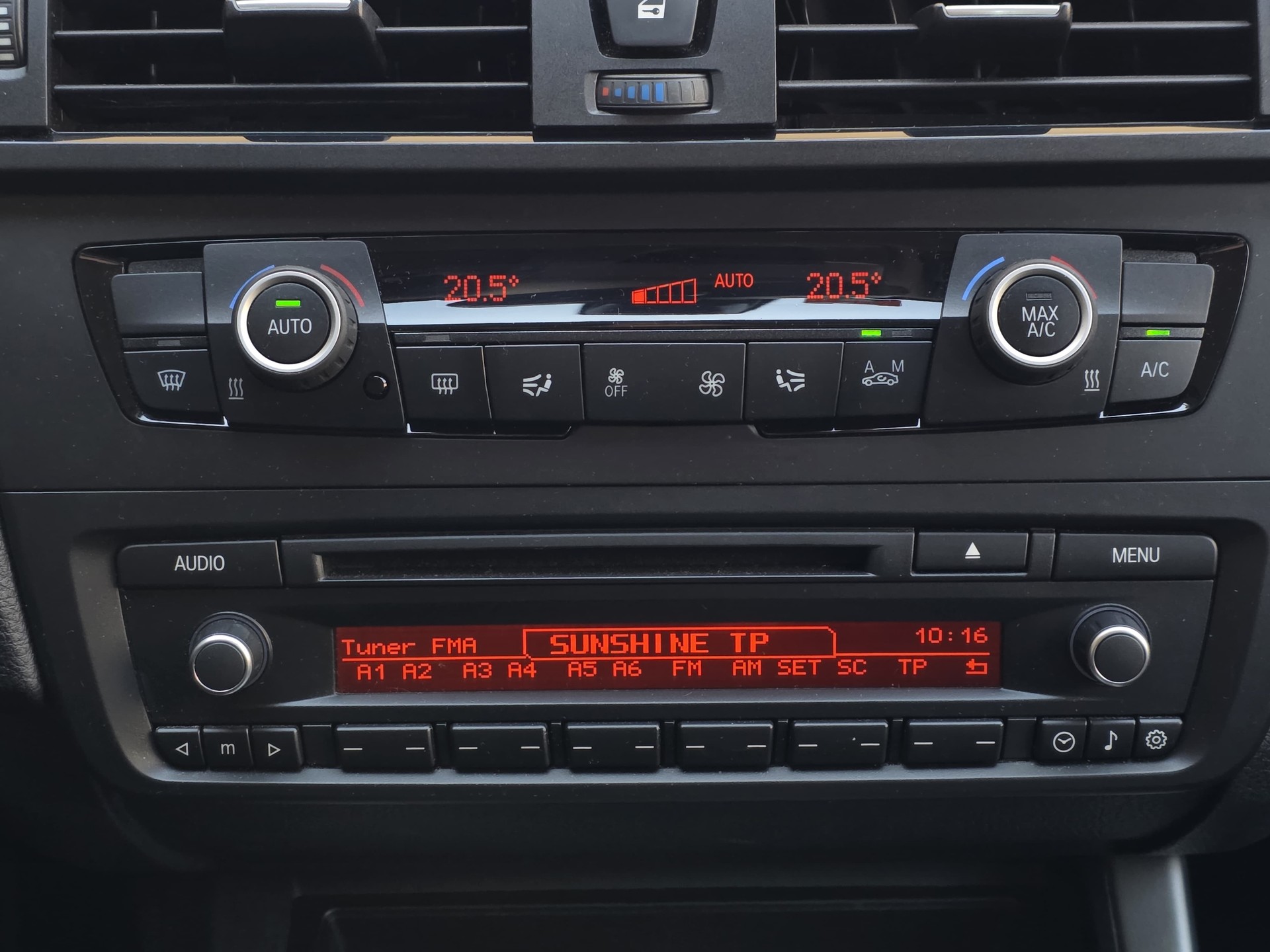 BMW 116i Steptronic-image-9