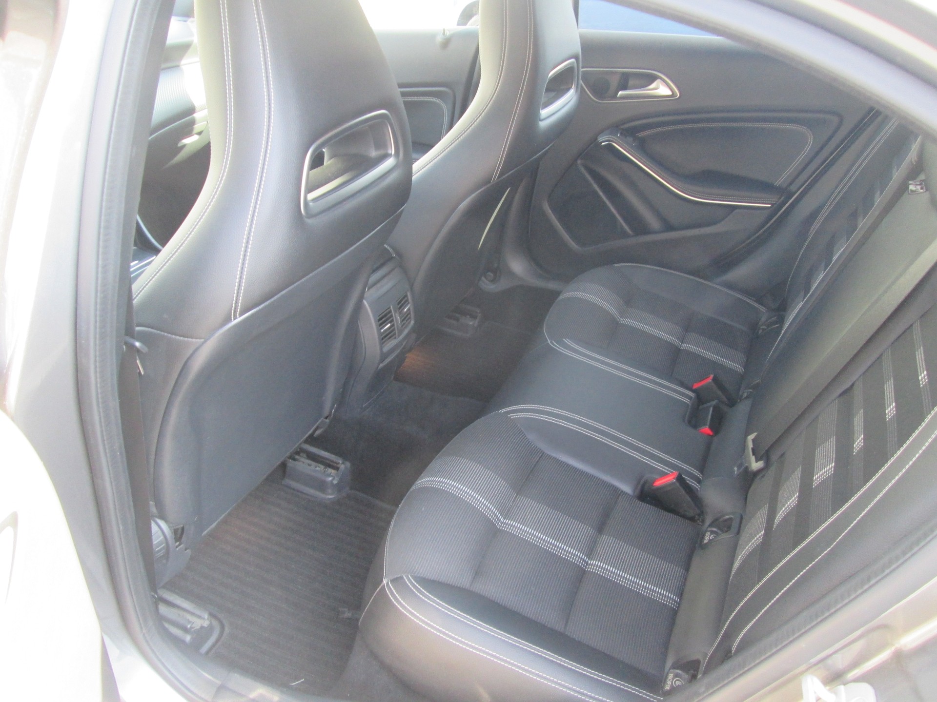 MERCEDES-BENZ A 200 Night Star 7G-DCT-image-9