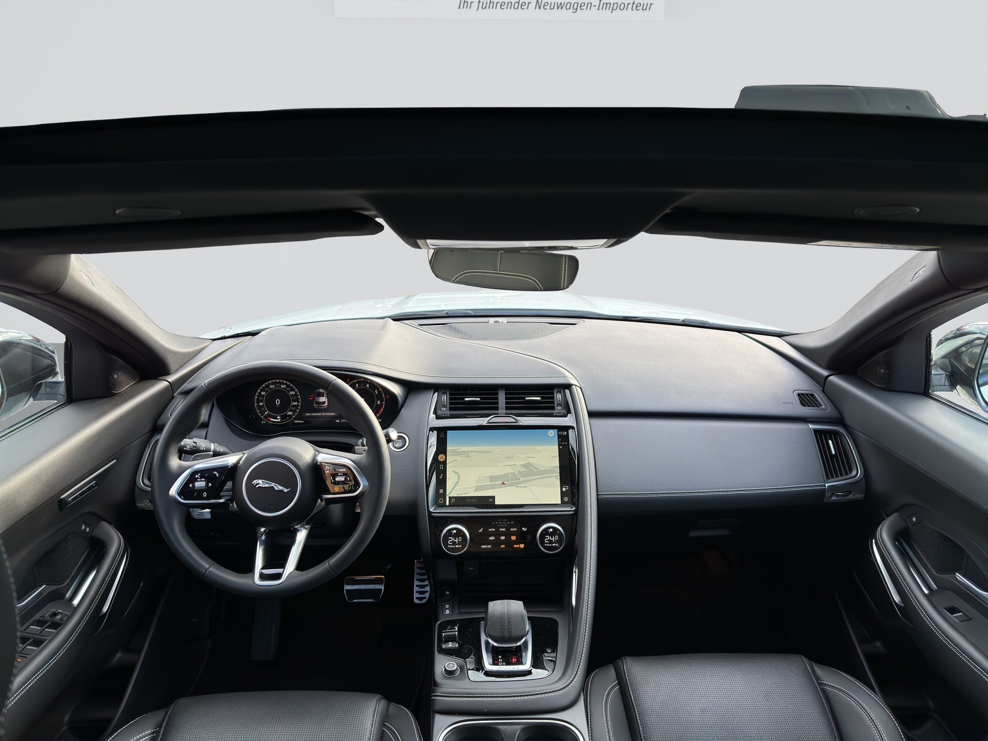 JAGUAR E-Pace 2.0 P250 R-Dynamic Black AWD SE-image-15
