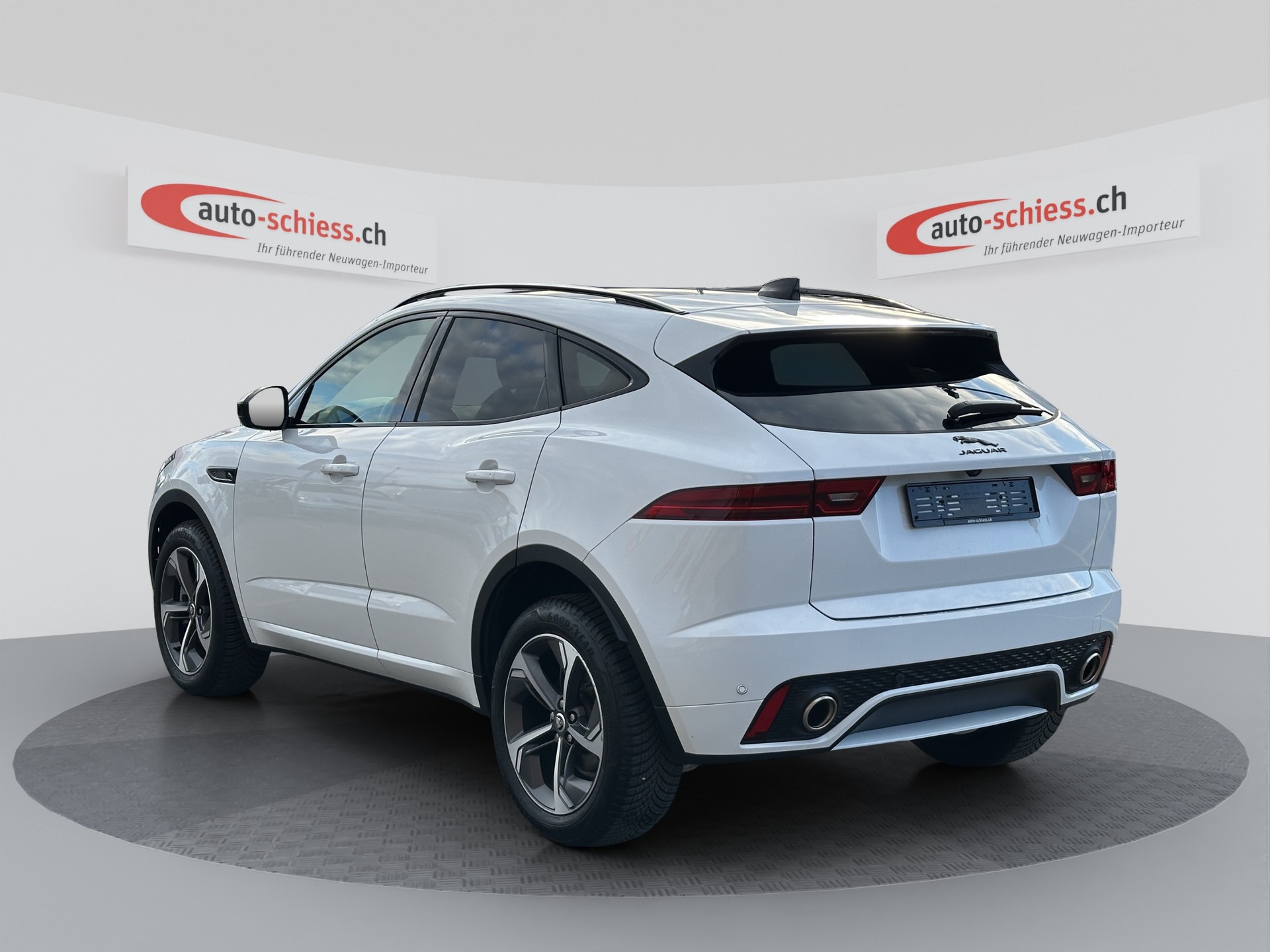 JAGUAR E-Pace 2.0 P250 R-Dynamic Black AWD SE-image-2