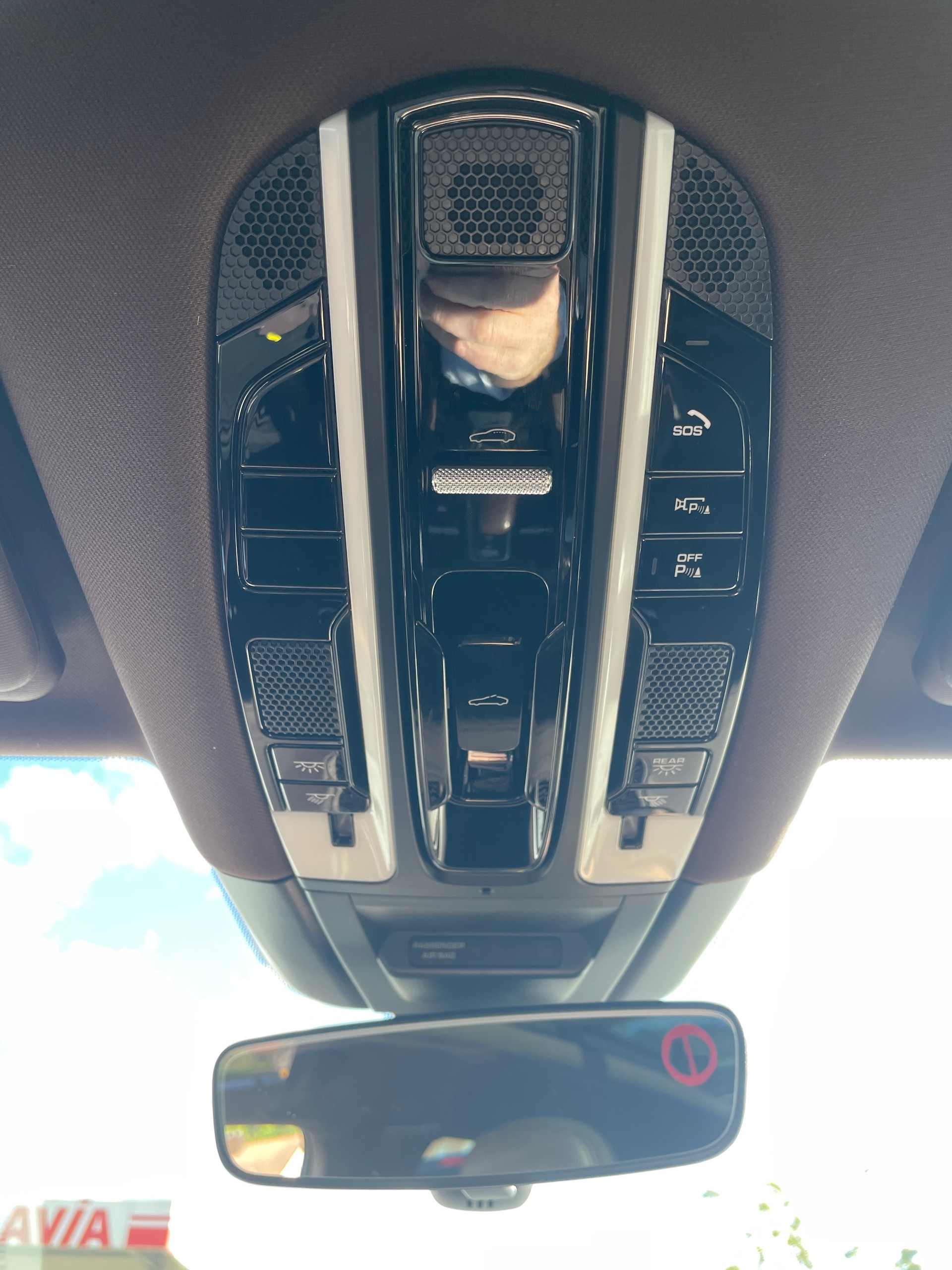 PORSCHE Cayenne S-image-21