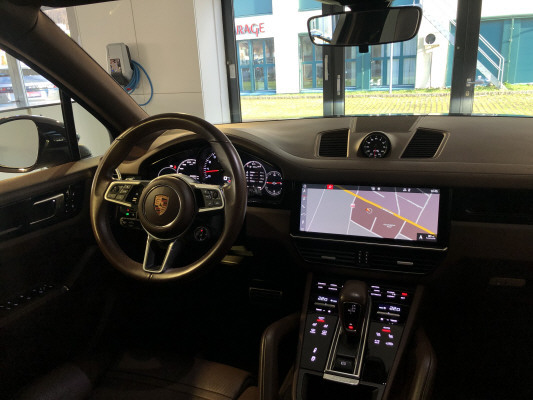 PORSCHE Cayenne S-image-10