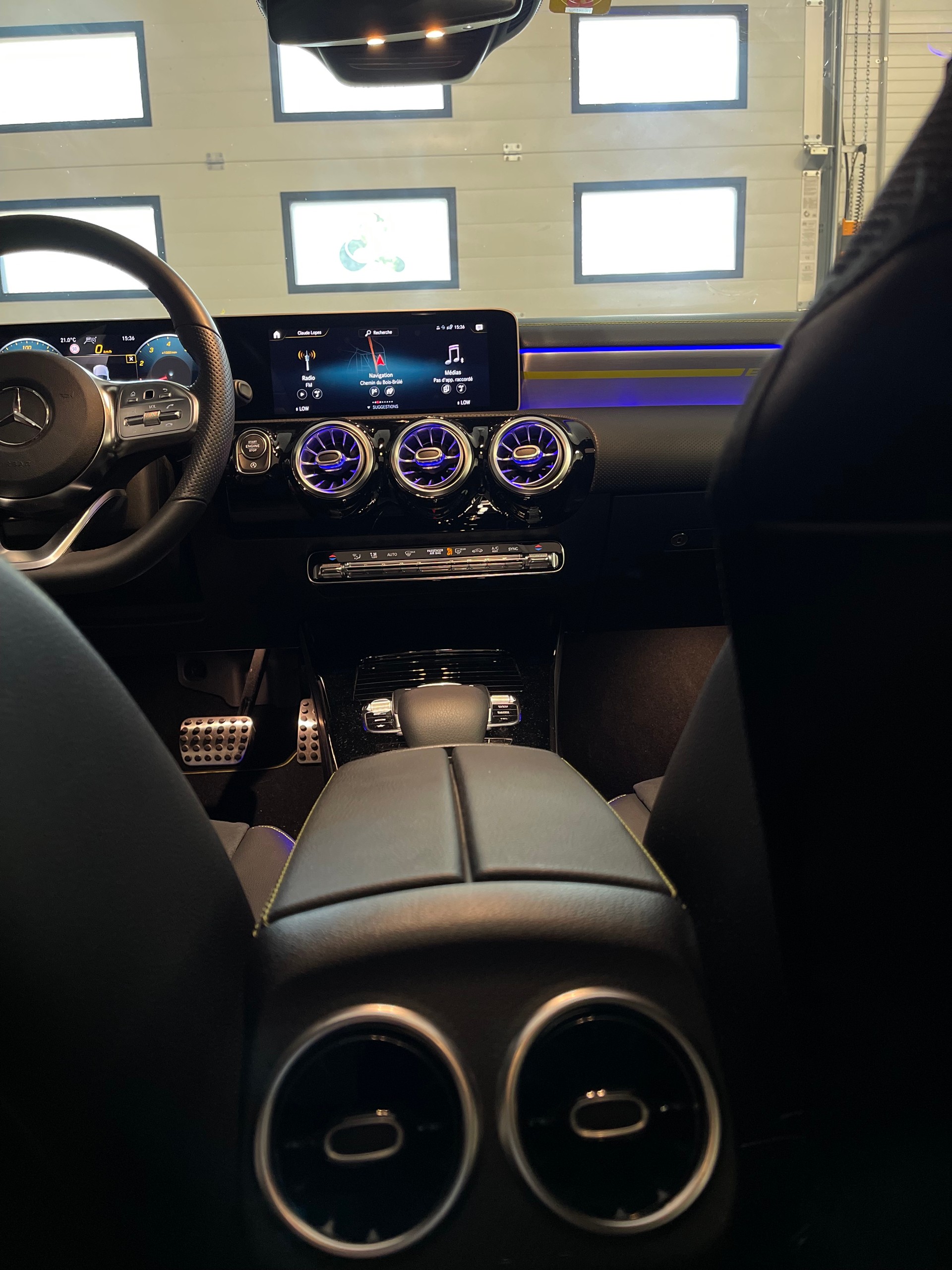 MERCEDES-BENZ A 200 AMG Line 7G-DCT-image-6