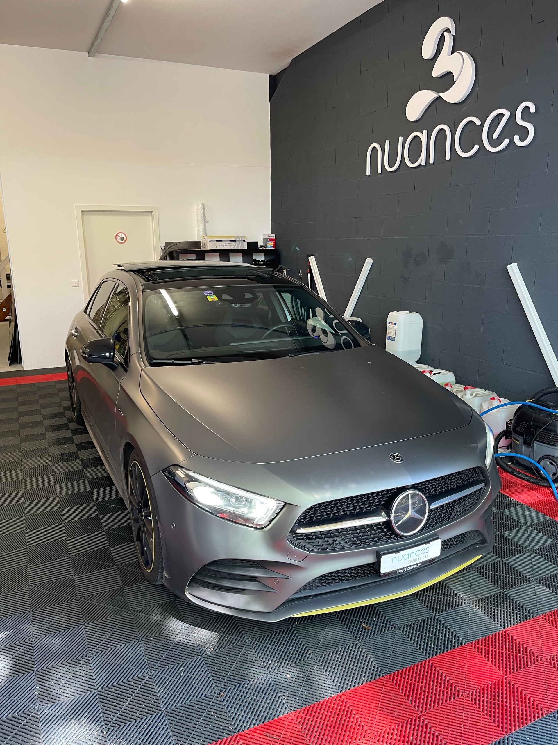 MERCEDES-BENZ A 200 AMG Line 7G-DCT-image-1