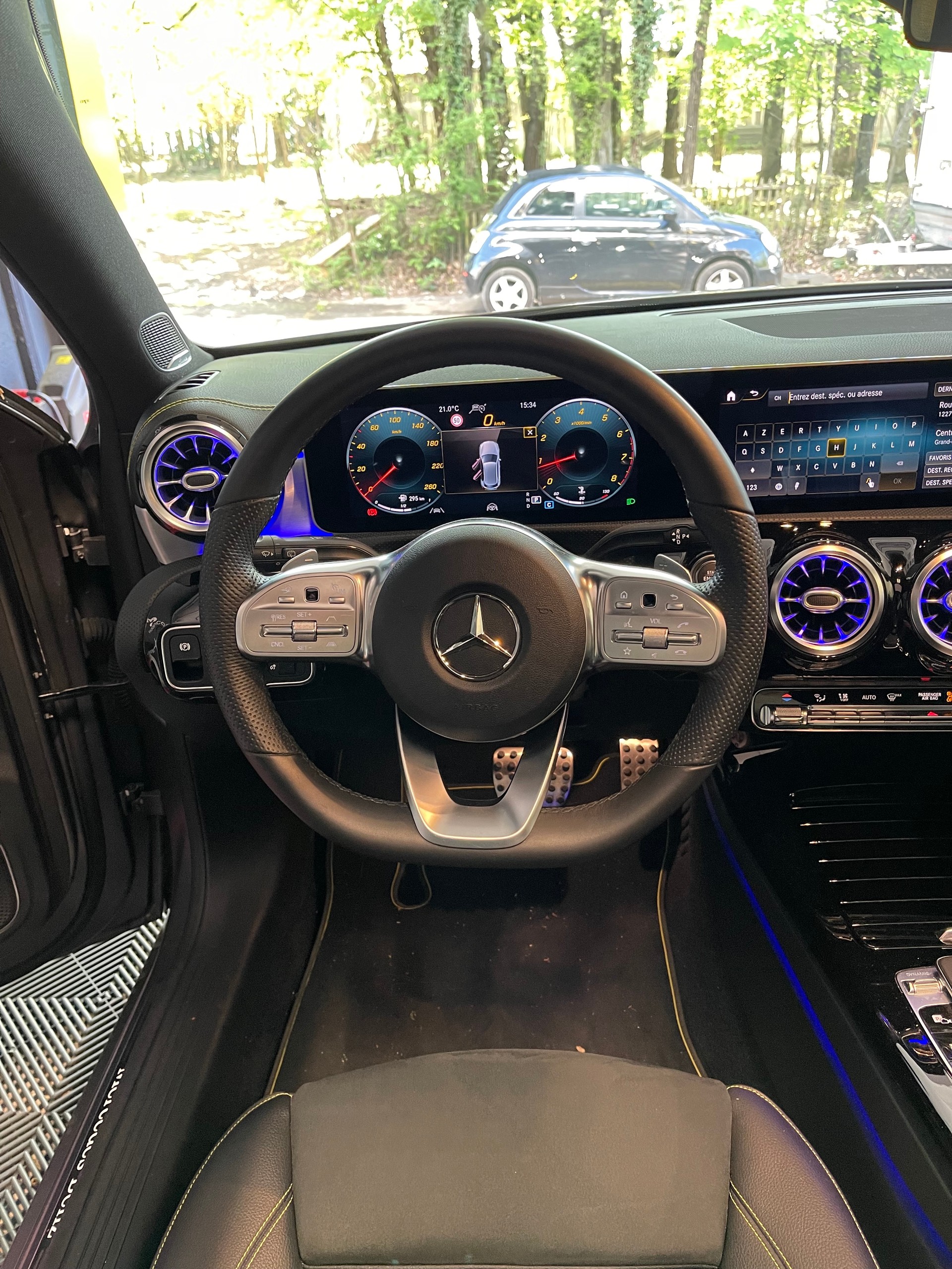MERCEDES-BENZ A 200 AMG Line 7G-DCT-image-3