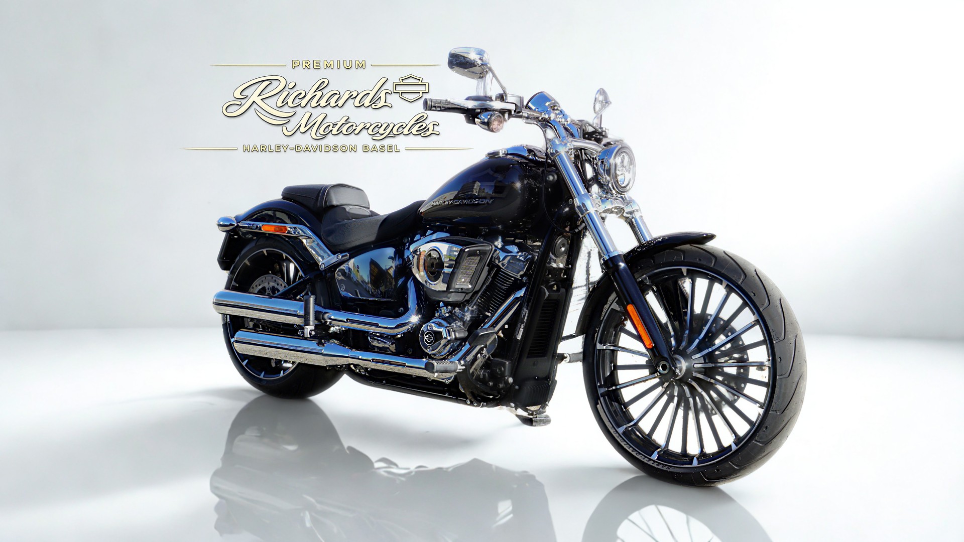 HARLEY-DAVIDSON FXBR Breakout 117-showroom-element-1