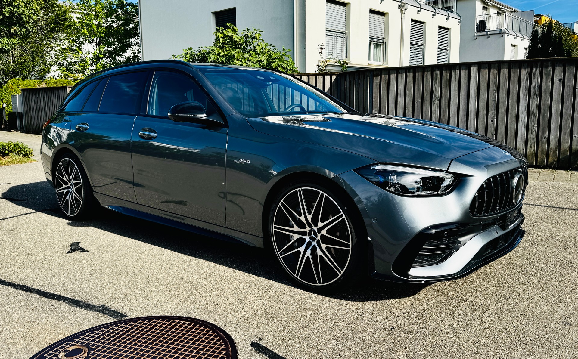 MERCEDES-BENZ C 43 AMG T 4 MATIC*AMG DRIVERS PACKAGE*PERFORMANCE ABGASANLAGE*EL. PANORAMA-GLASSCNIEBEDACH*