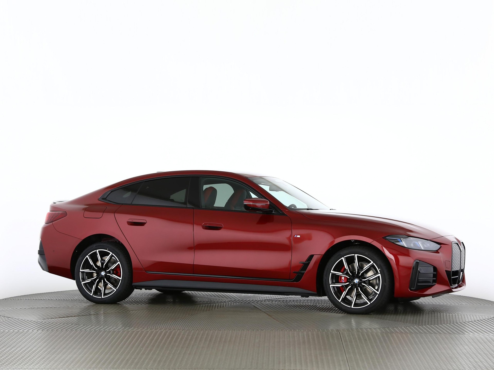 BMW i4 xDrive40-image-24