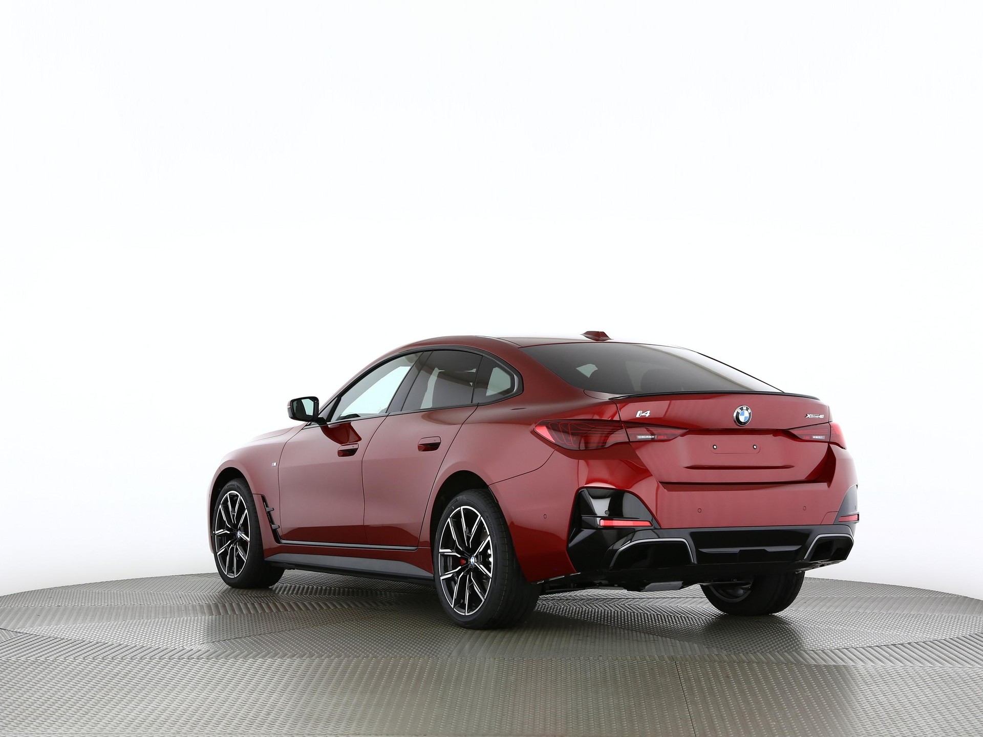 BMW i4 xDrive40-image-15