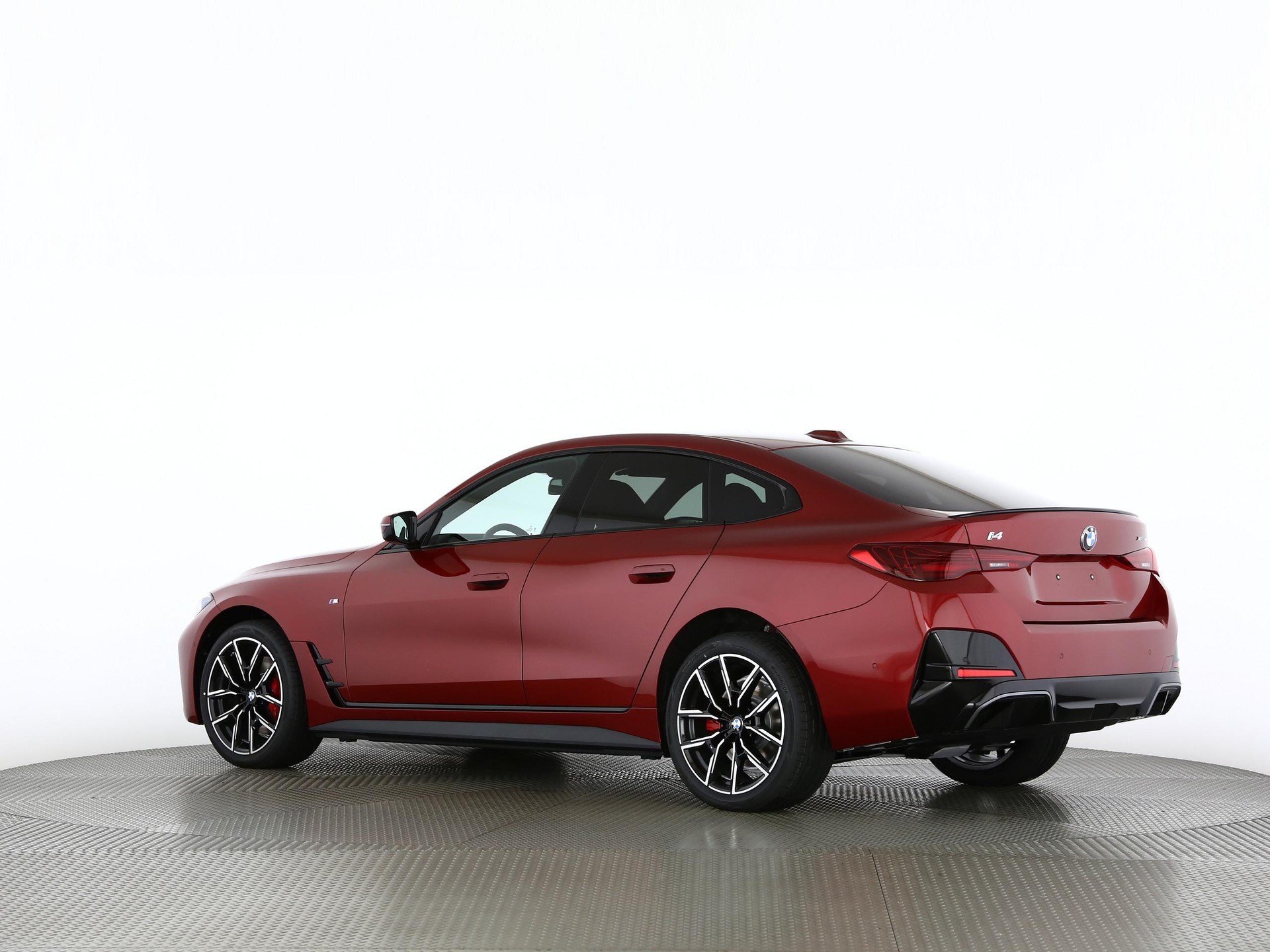 BMW i4 xDrive40-image-14