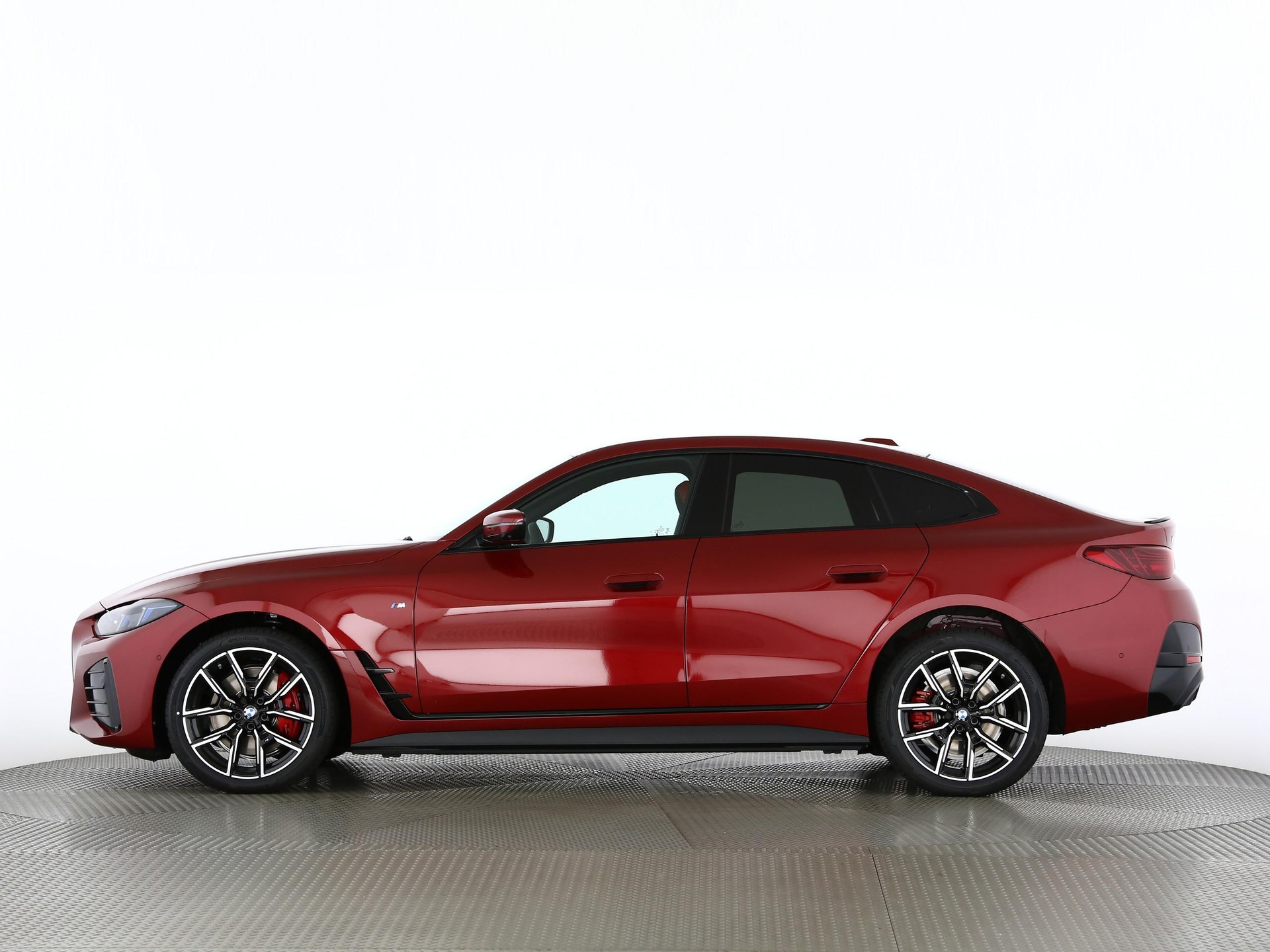 BMW i4 xDrive40-image-11