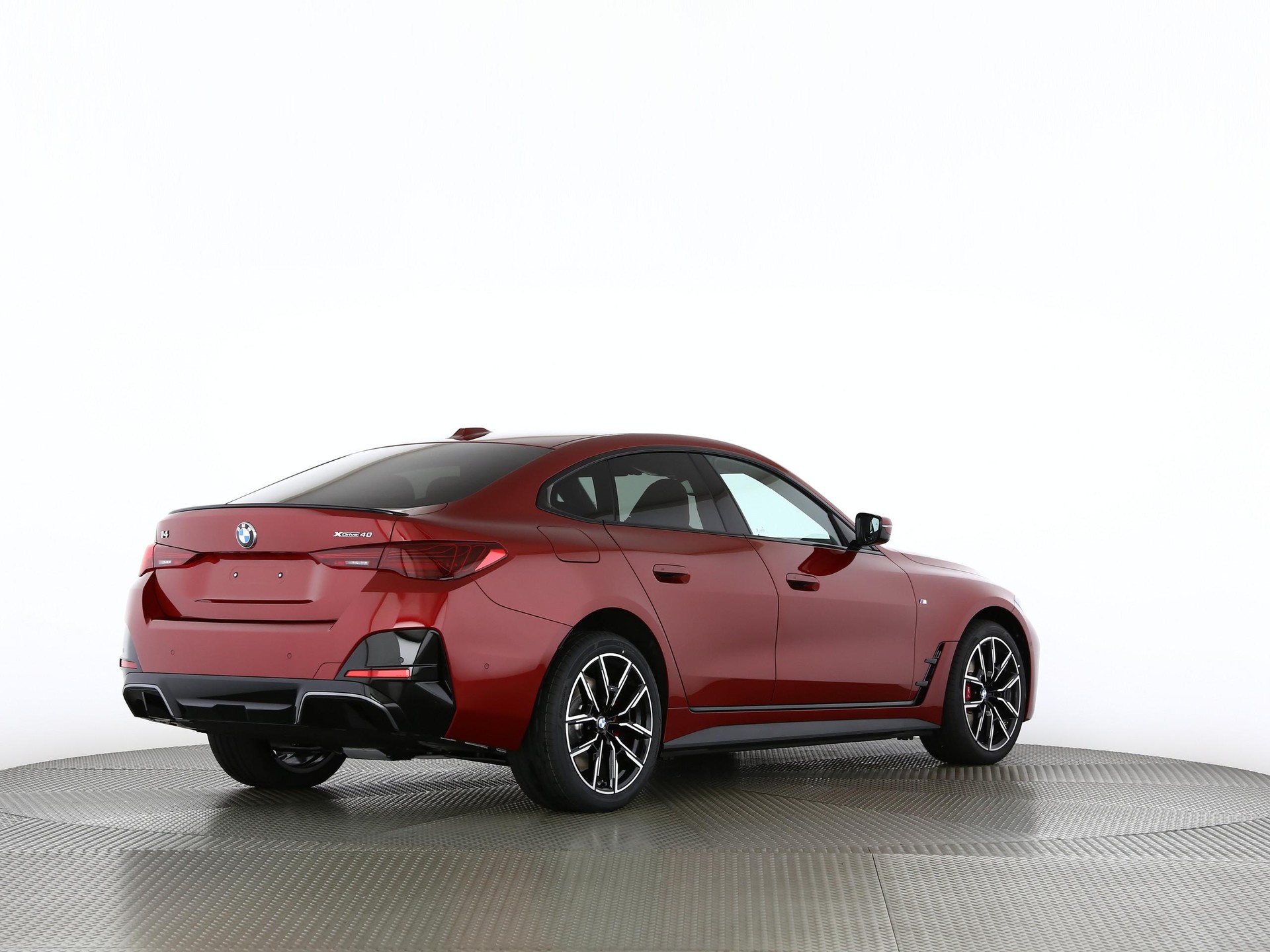 BMW i4 xDrive40-image-19