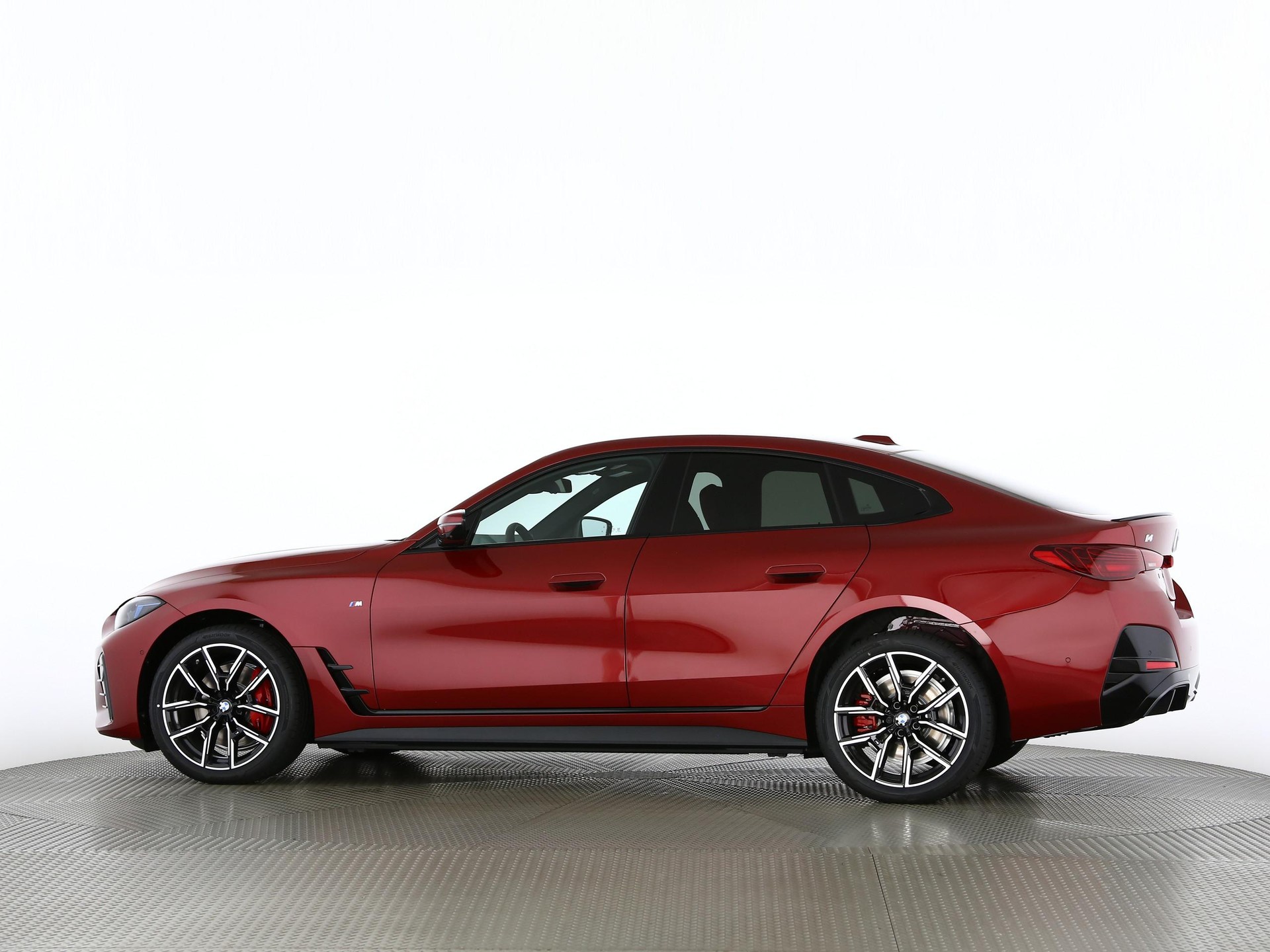 BMW i4 xDrive40-image-12
