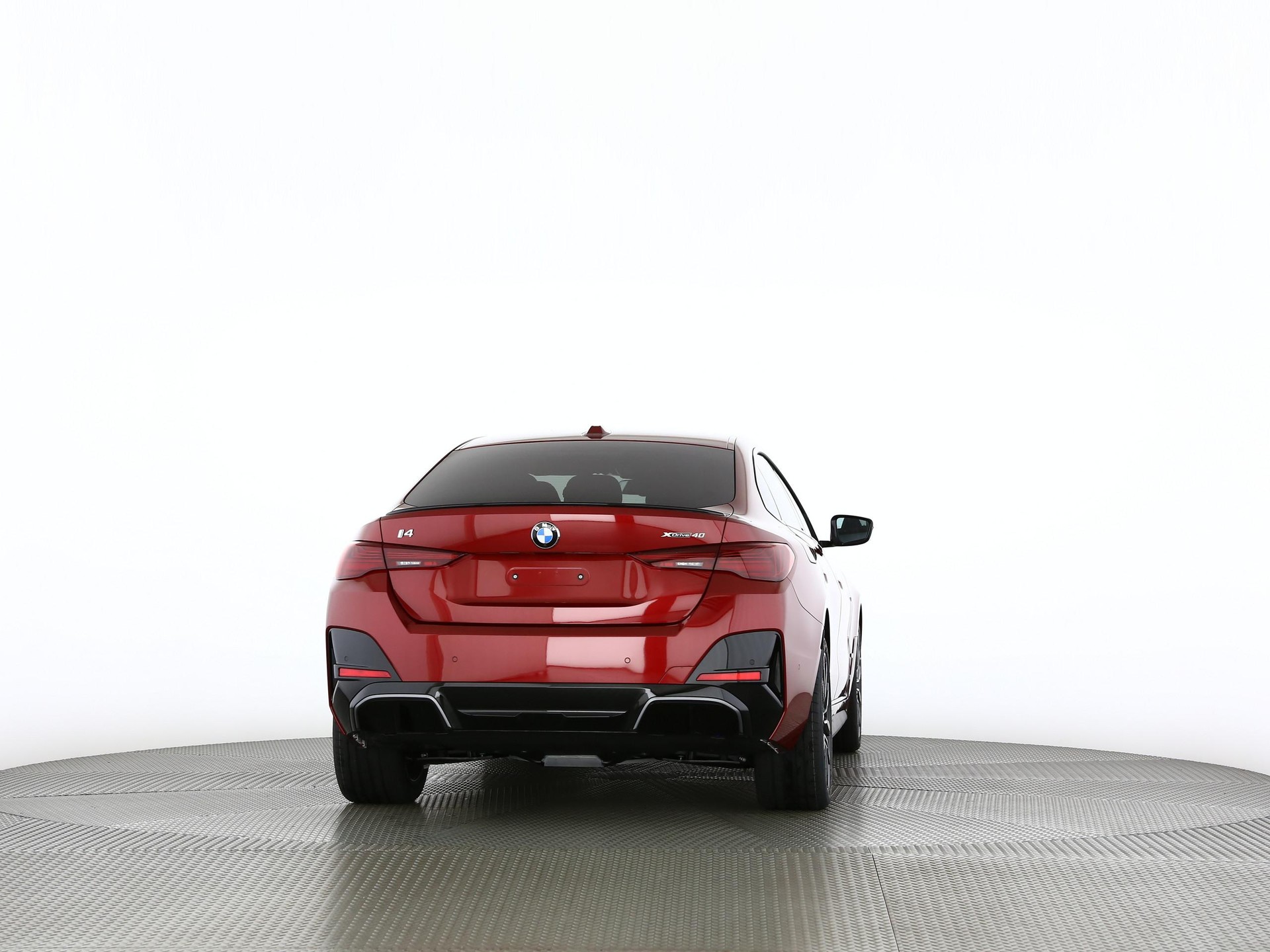 BMW i4 xDrive40-image-17