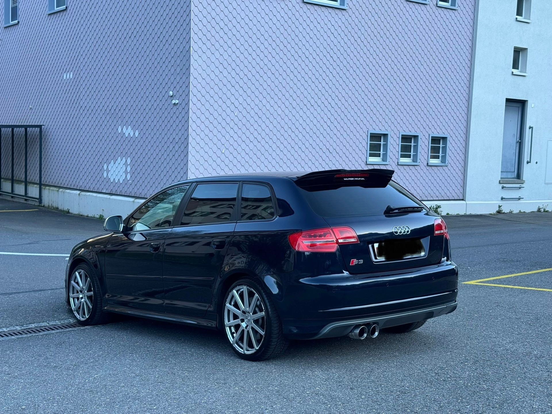 AUDI S3 Sportback 2.0 TFSI quattro-image-5